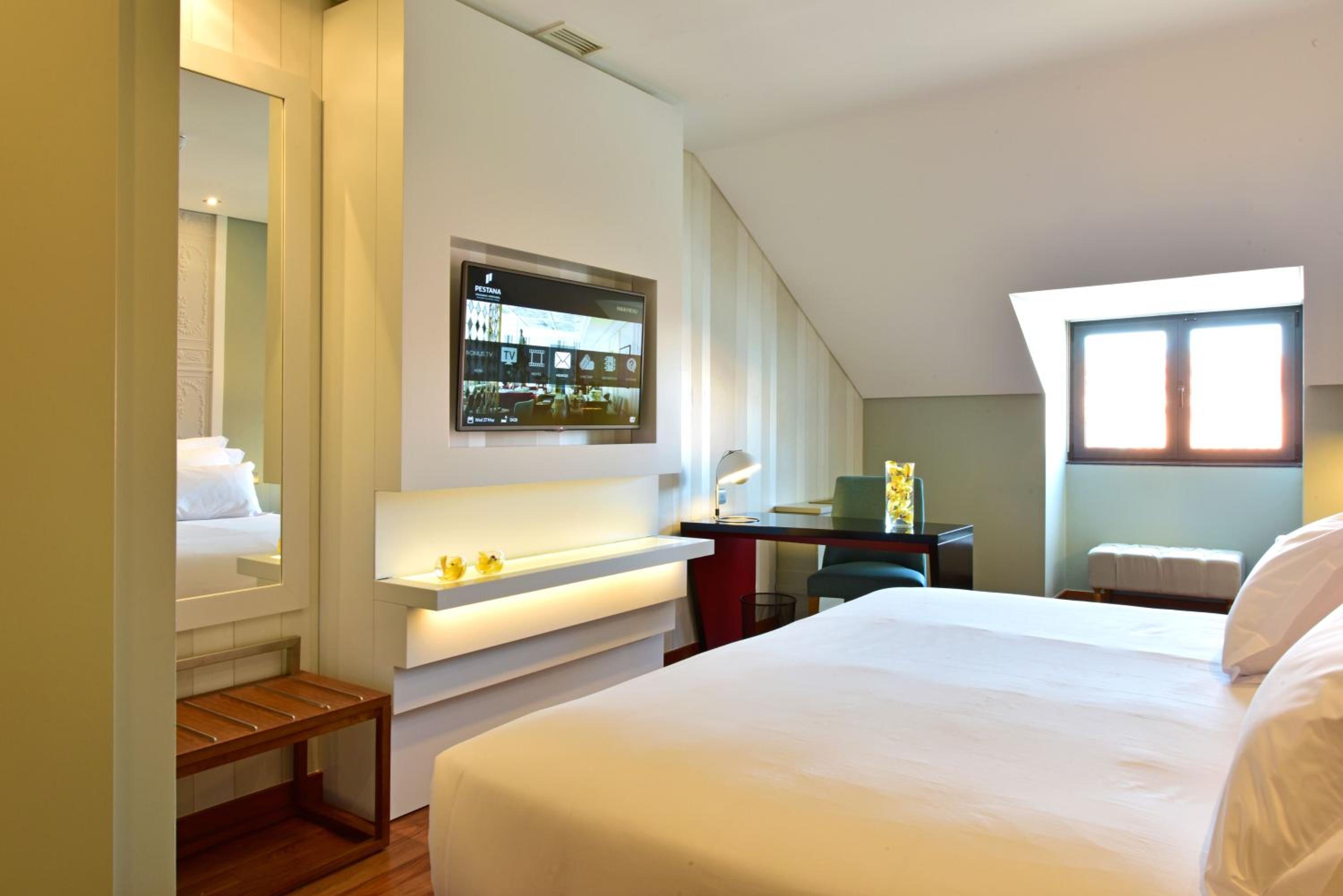 Mezzanine with King Size Bed