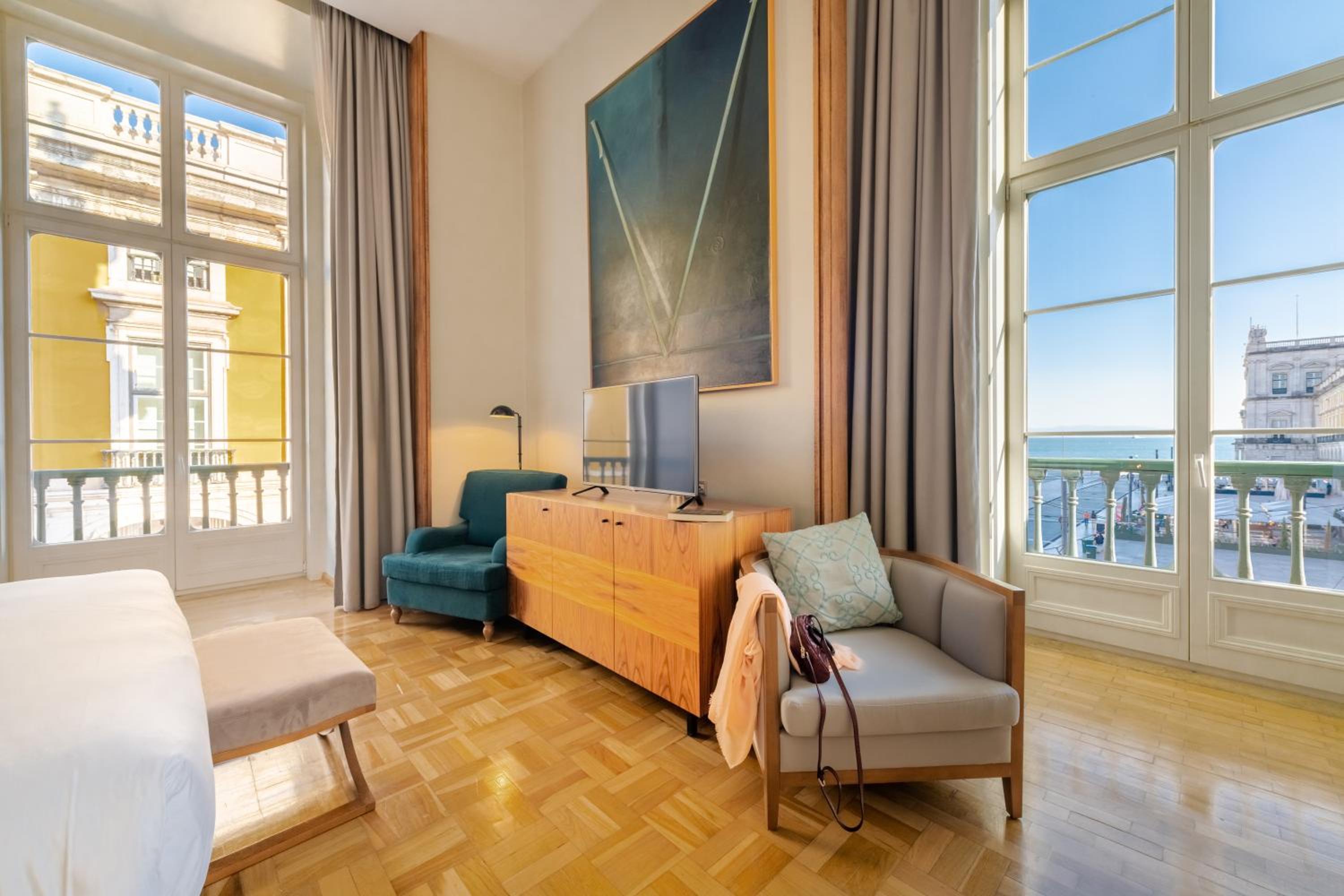 Suite Praça do Comércio with King Size Bed - Photo 6