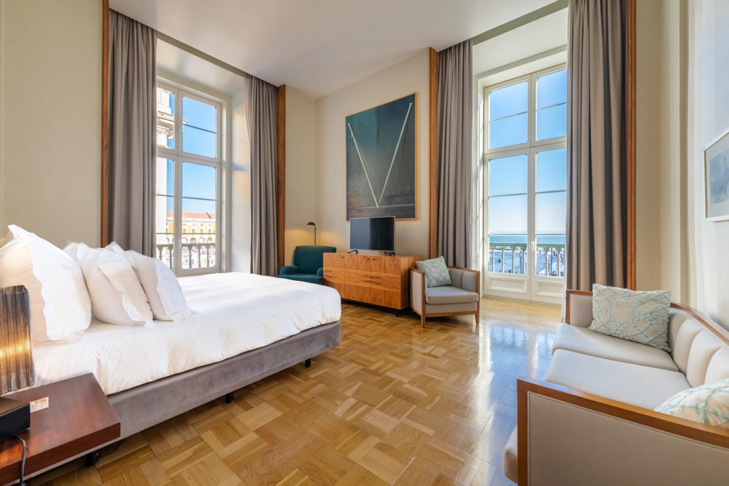 Suite Praça do Comércio with King Size Bed - Photo 4