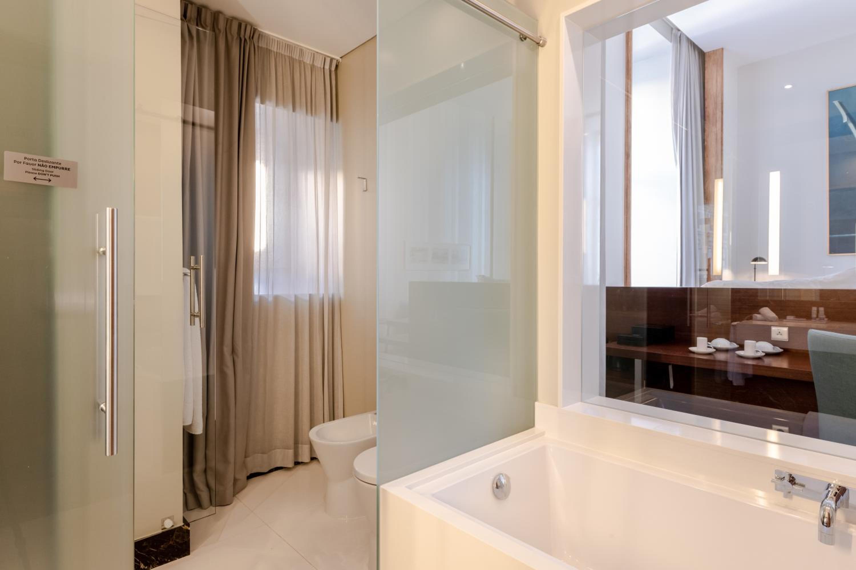 Suite Praça do Comércio with King Size Bed - Photo 3