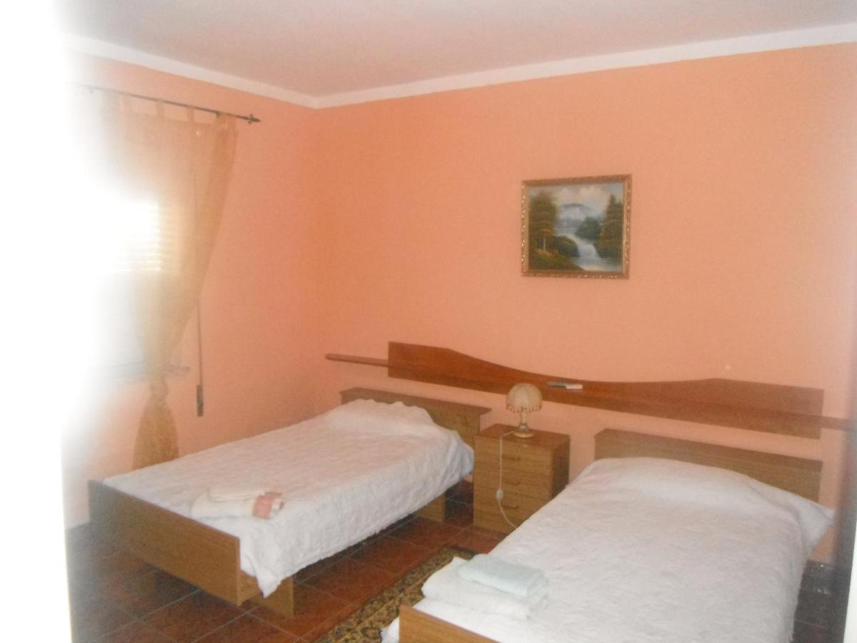 Double Room - Photo 9