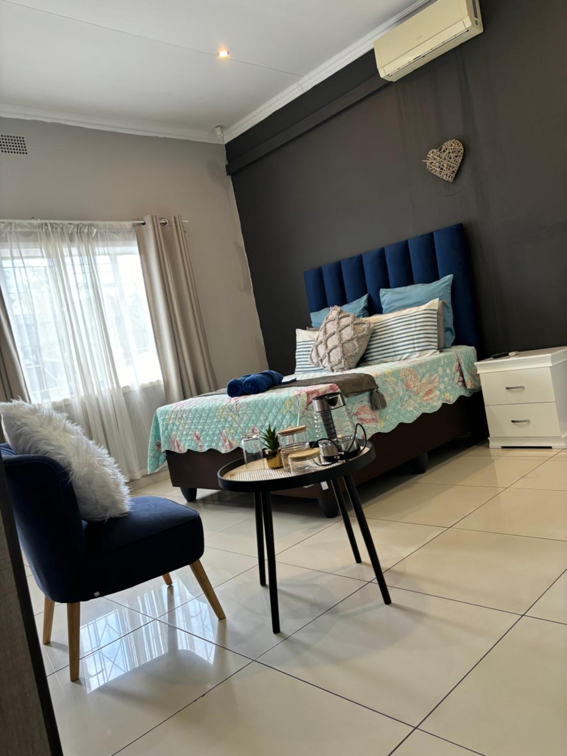 Queen Room with Garden View - Photo 1