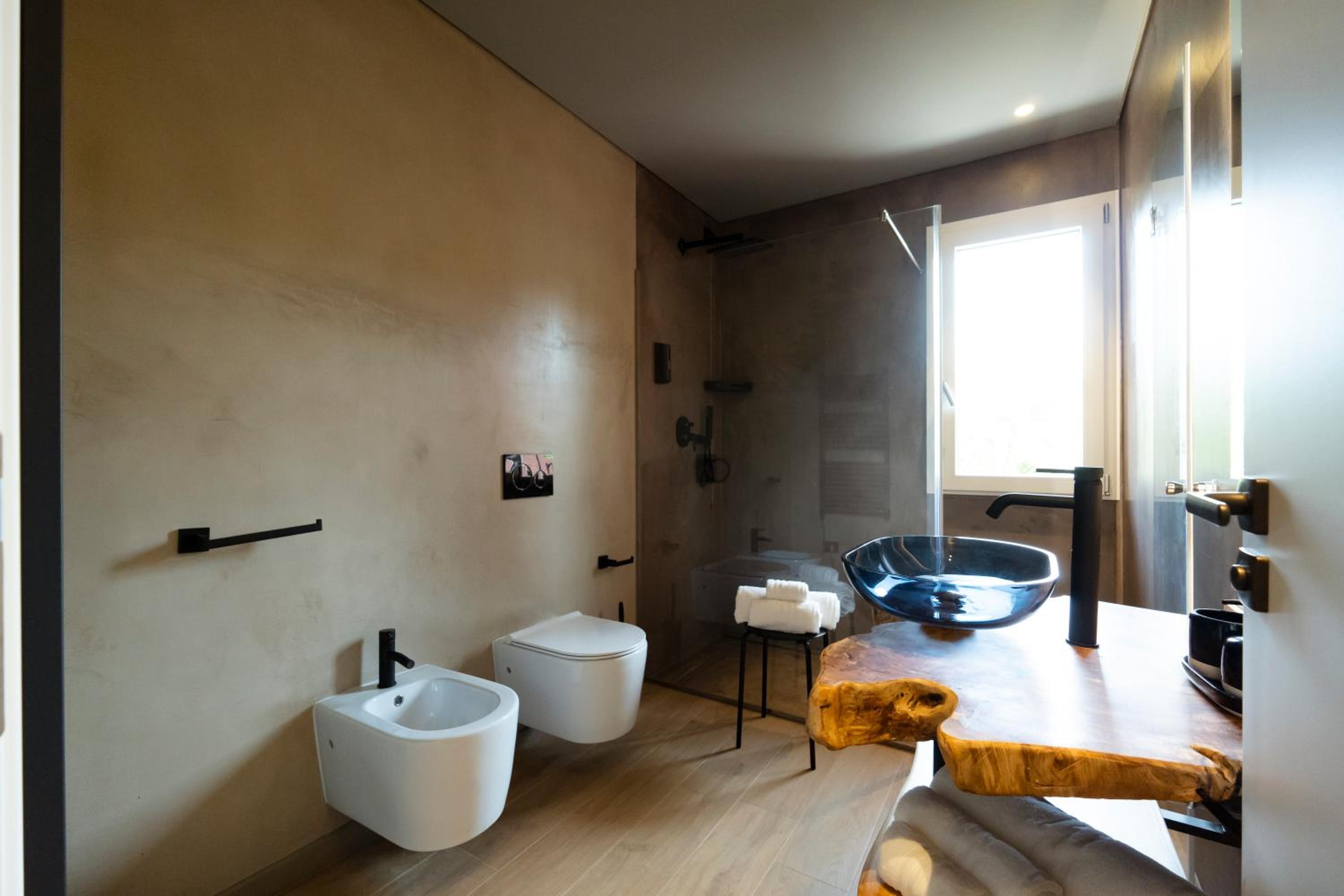 Double Room - Photo 6