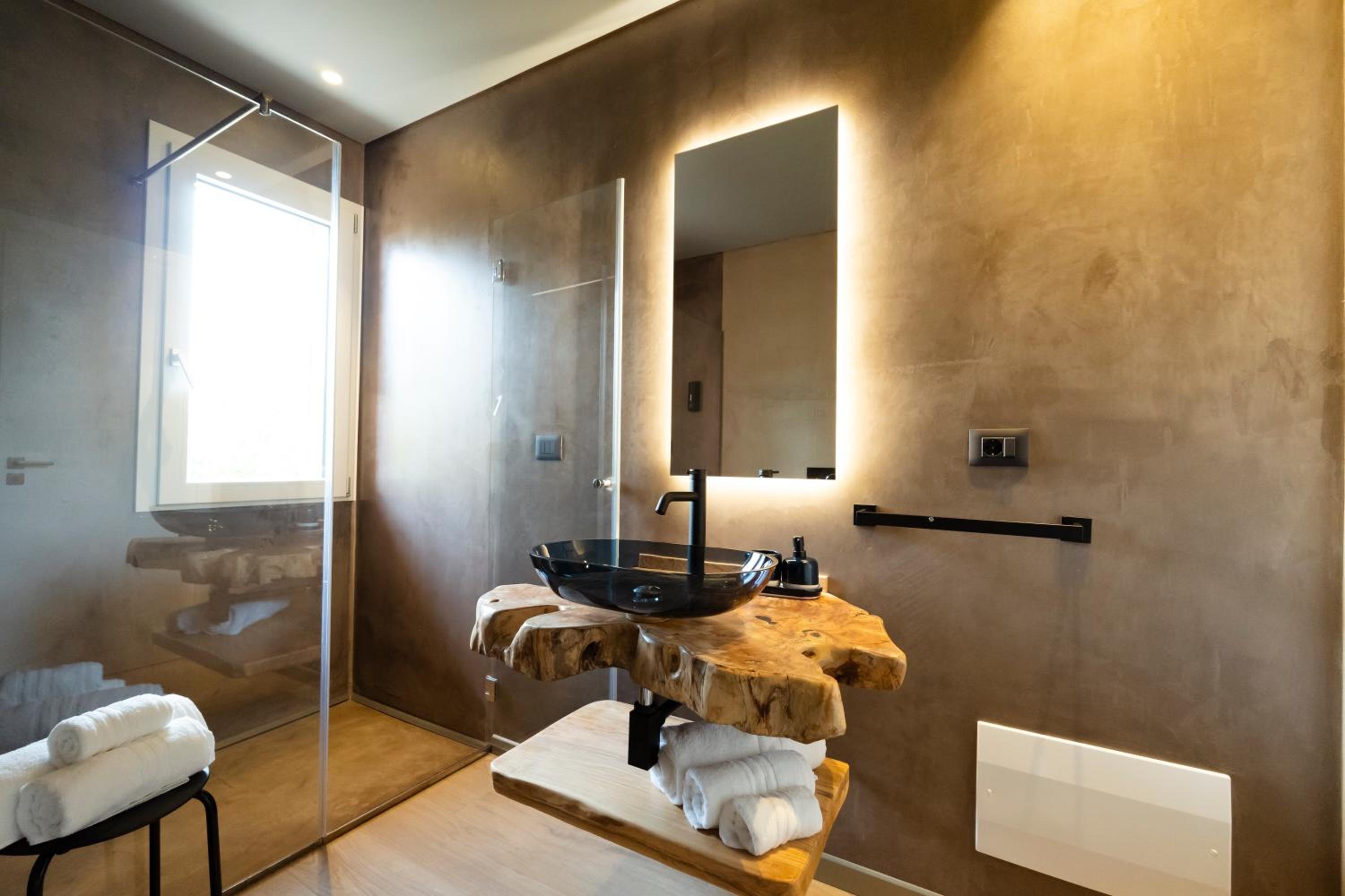 Double Room - Photo 5