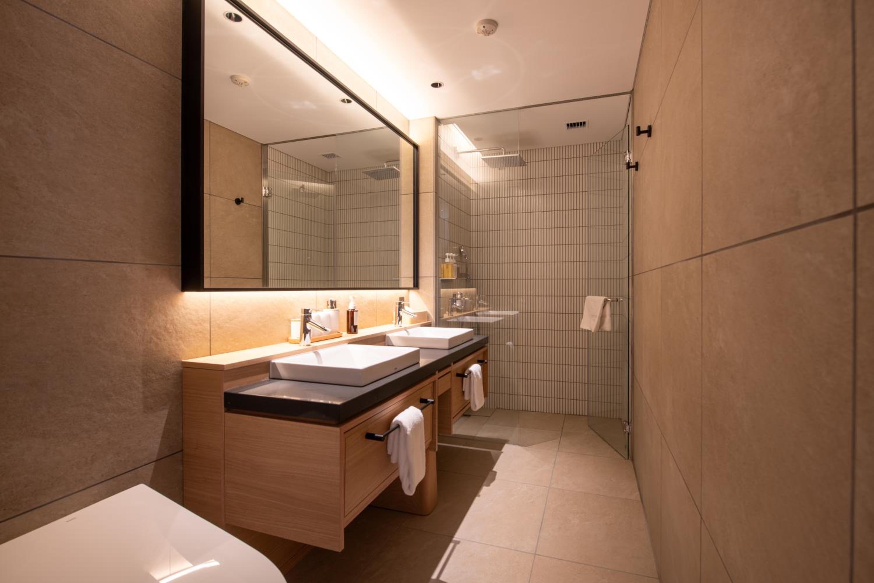 5 Bedroom Yotei Residence with Onsen (Triple Key) photo 3
