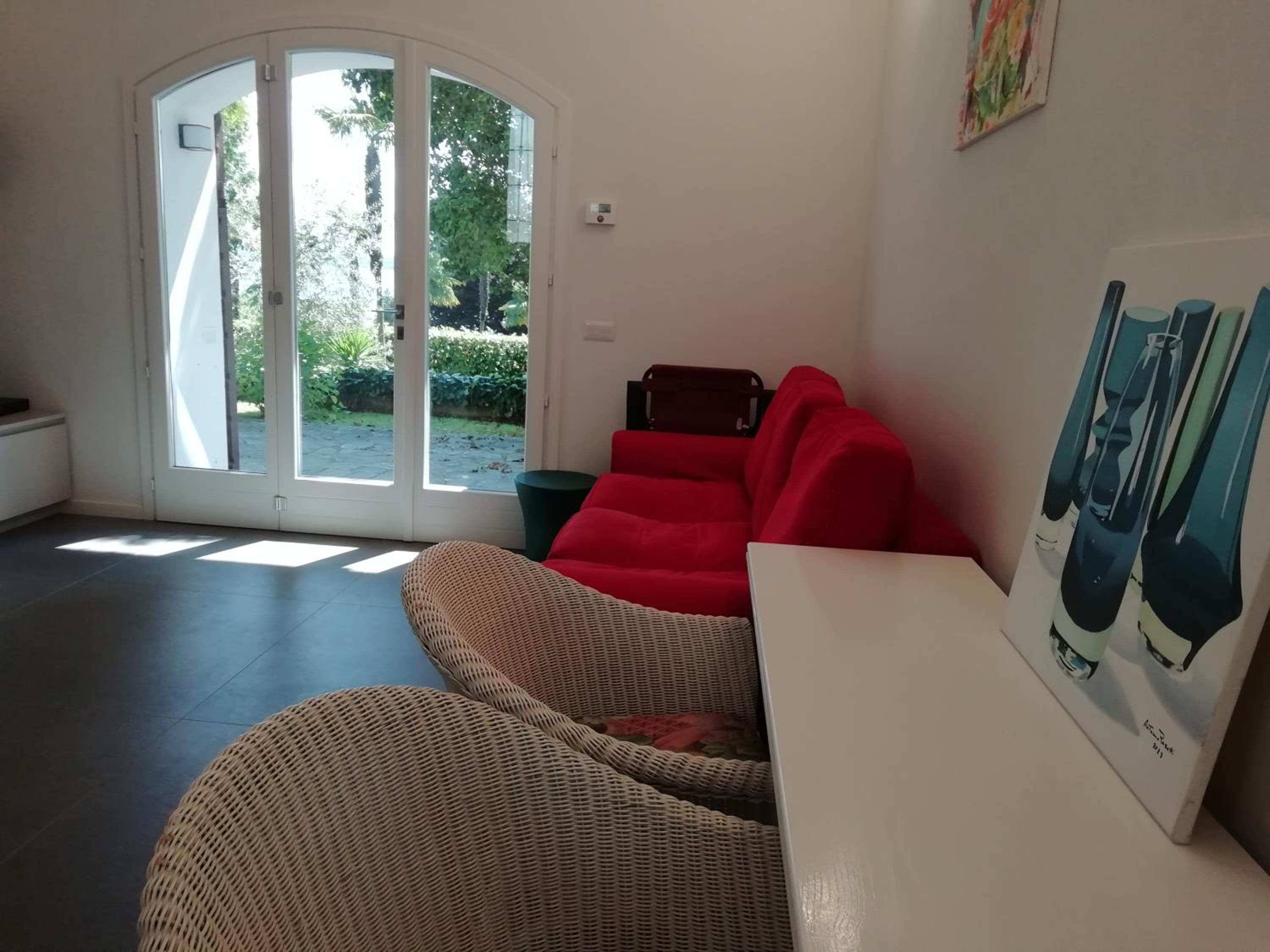 One-Bedroom Apartment photo 2