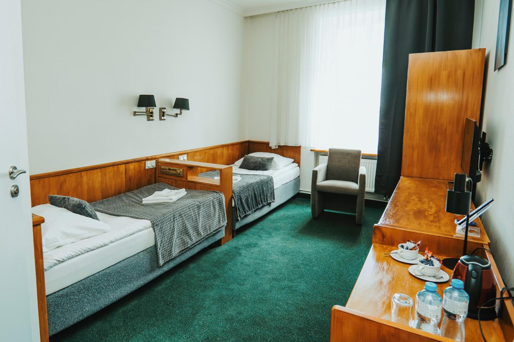 Standard Twin Room photo 2