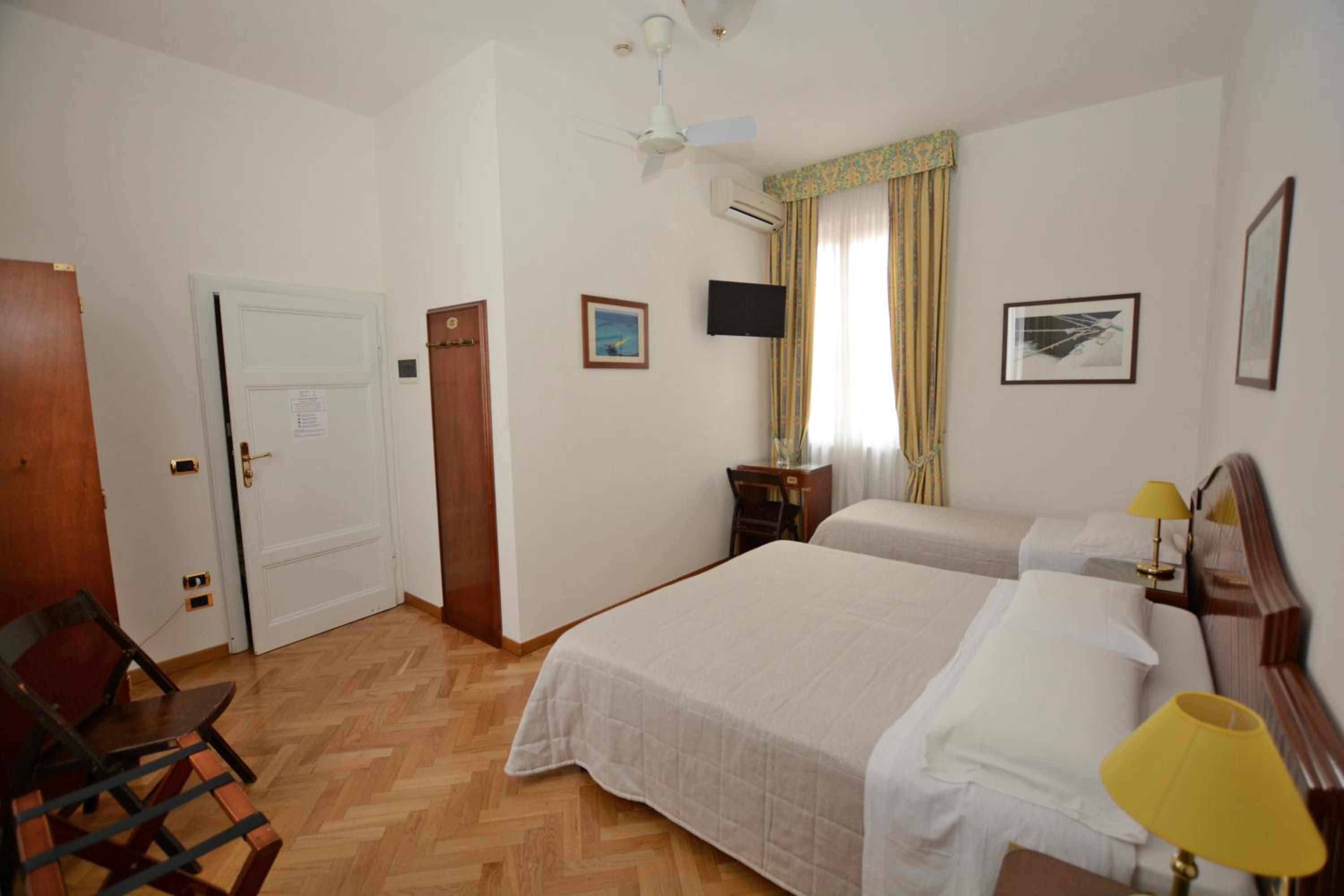 Triple Room photo 2