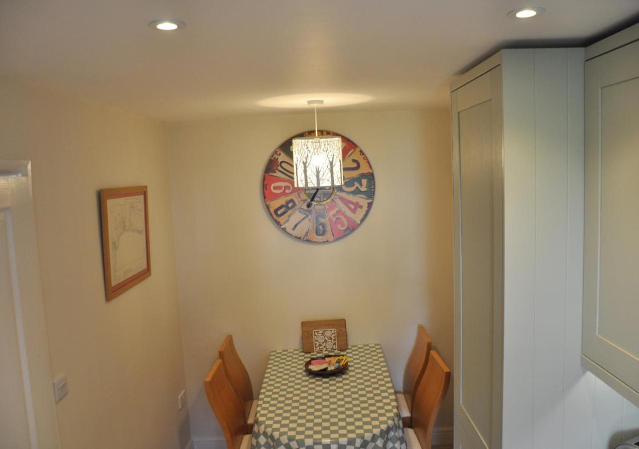Two-Bedroom House photo 3