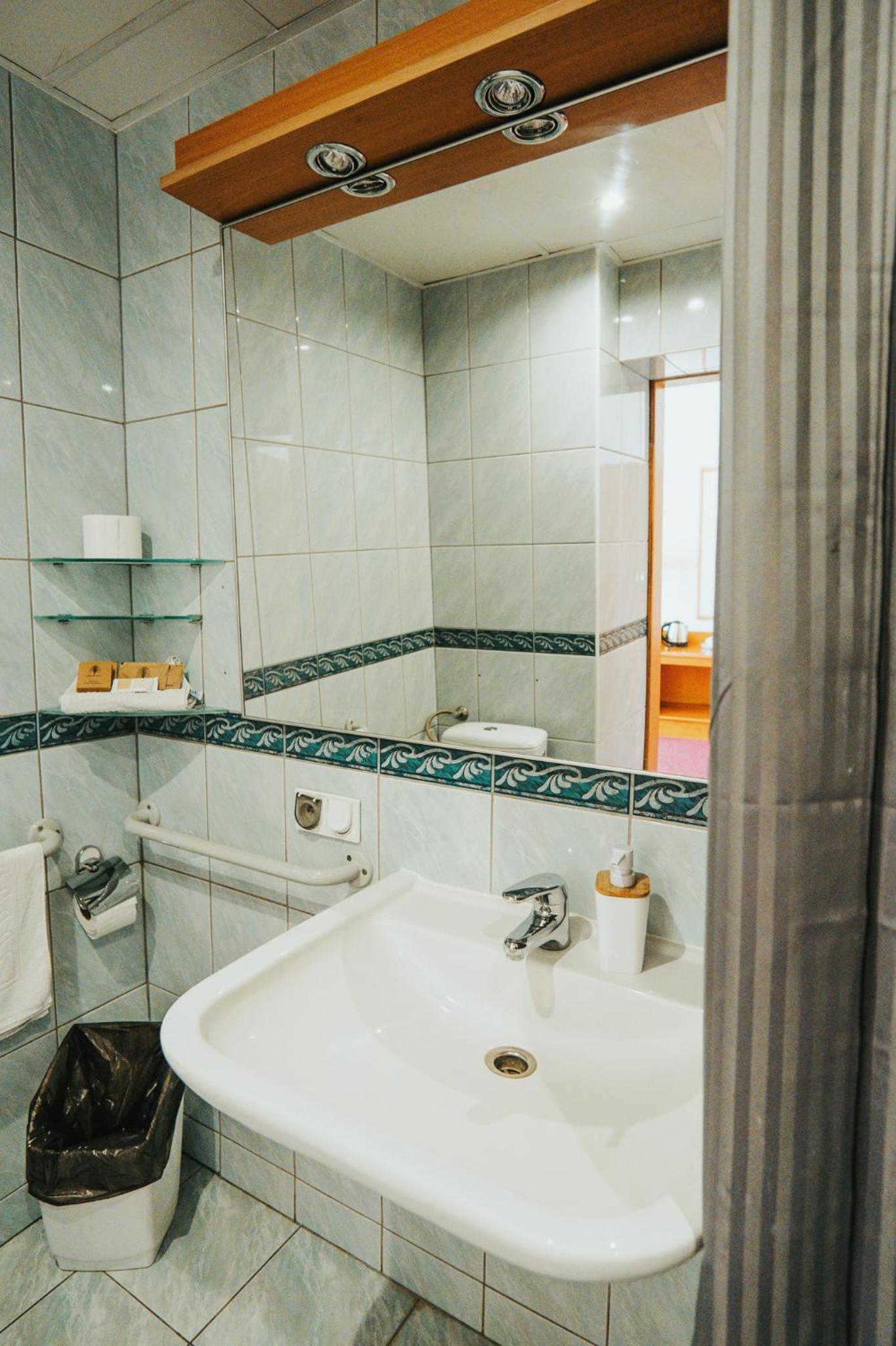 Double Room - Disability Access - Photo 5