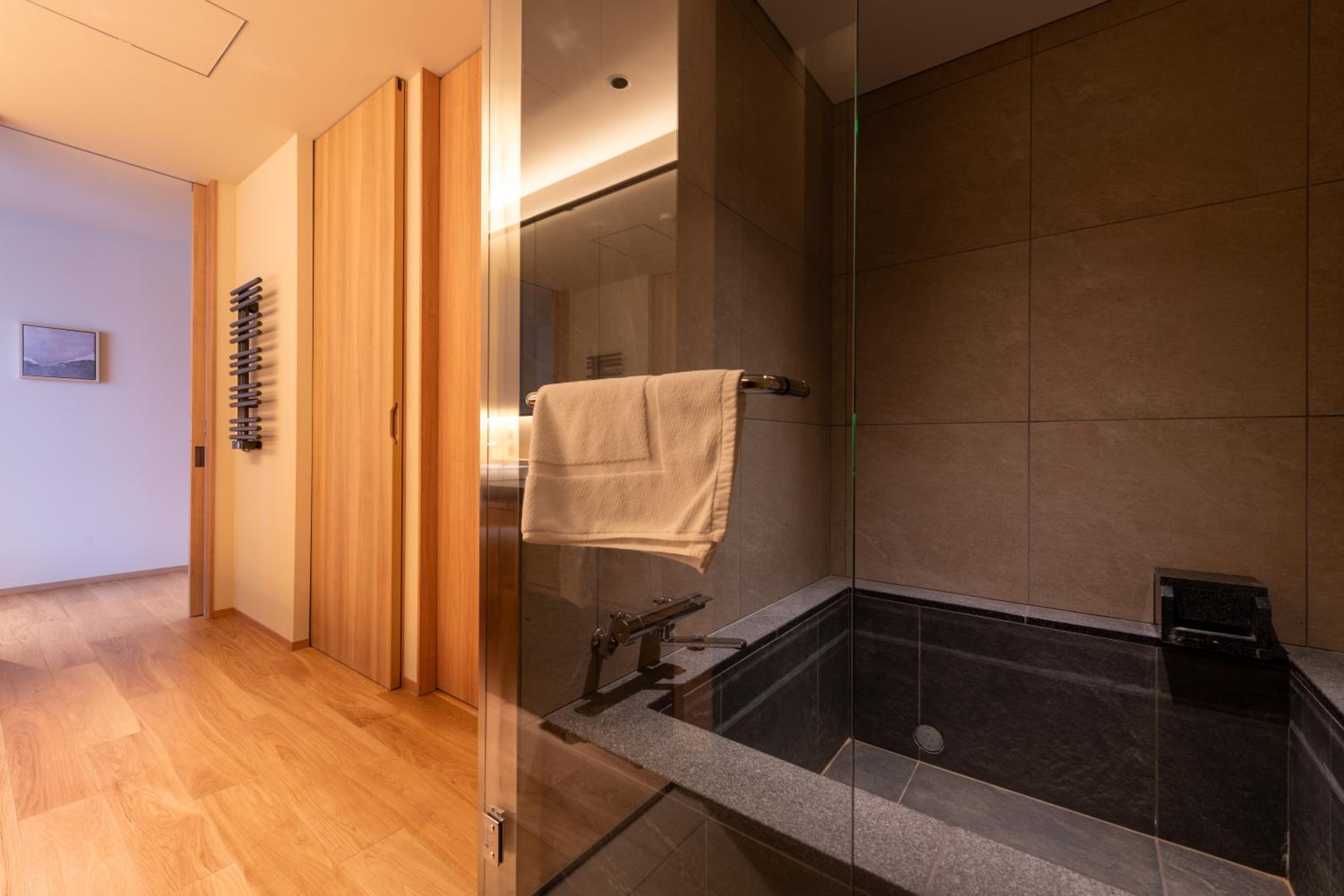 4 Bedroom Residence with Onsen photo 2