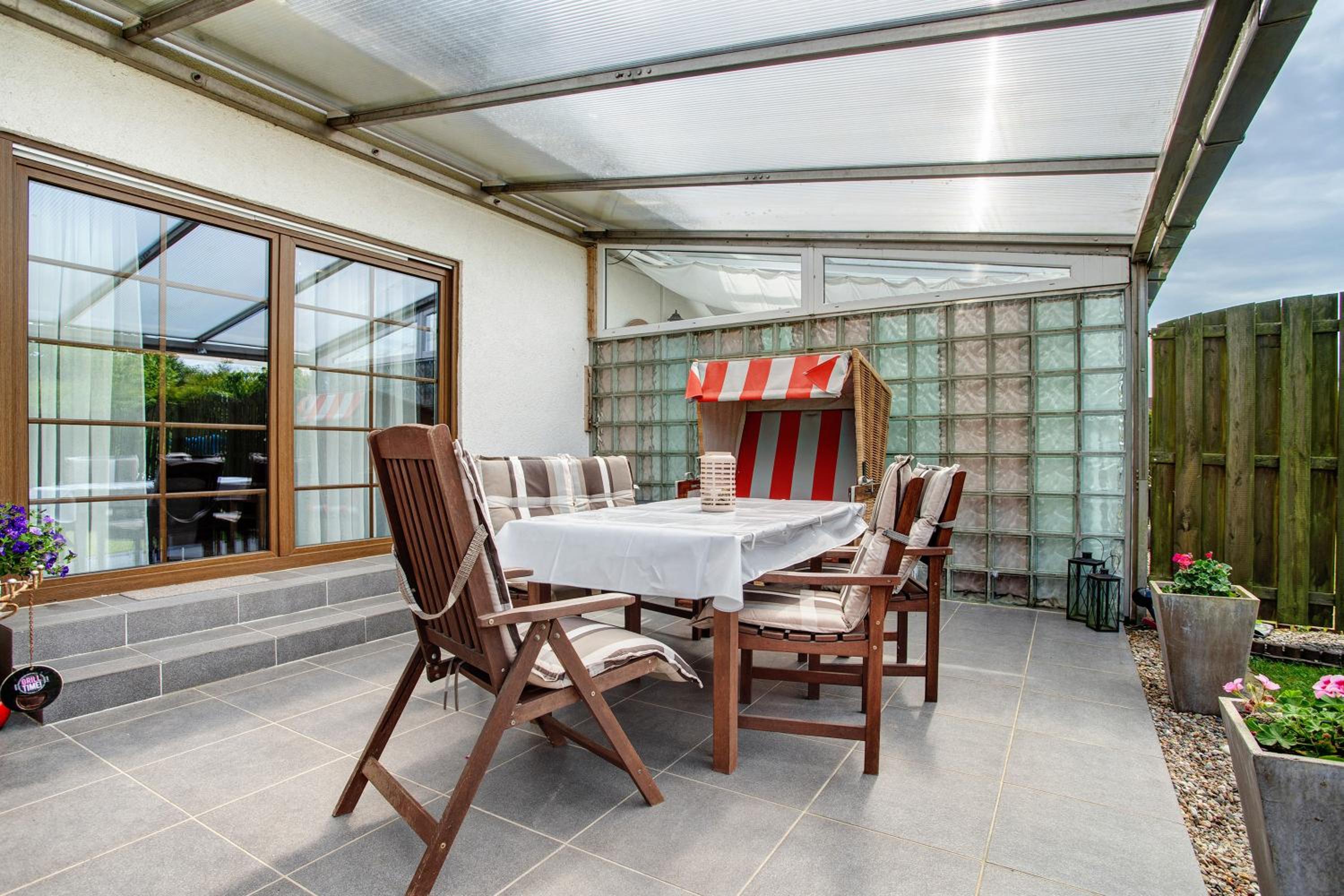 One-Bedroom Apartment with Garden View photo 2
