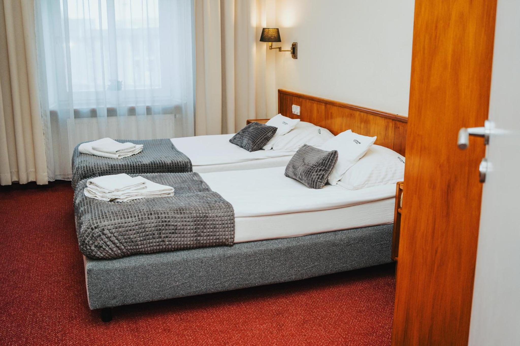 Double Room - Photo 7