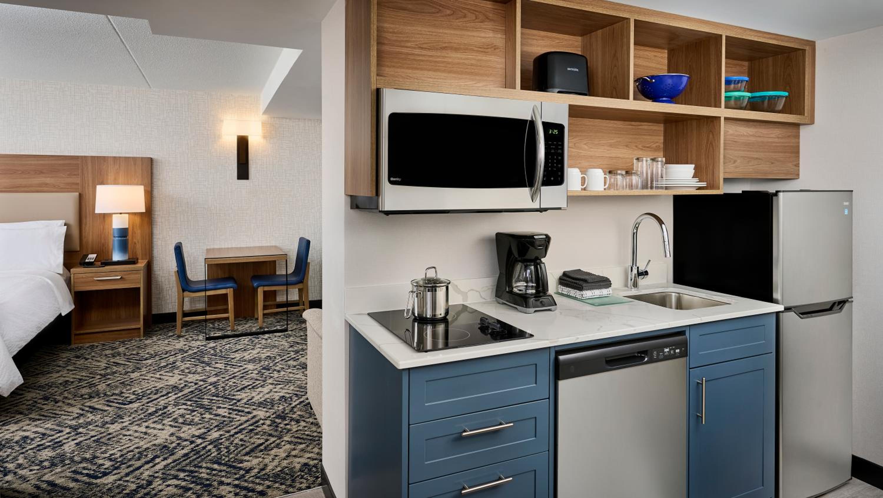 Studio King Suite with Sofa Bed and Walk In Shower