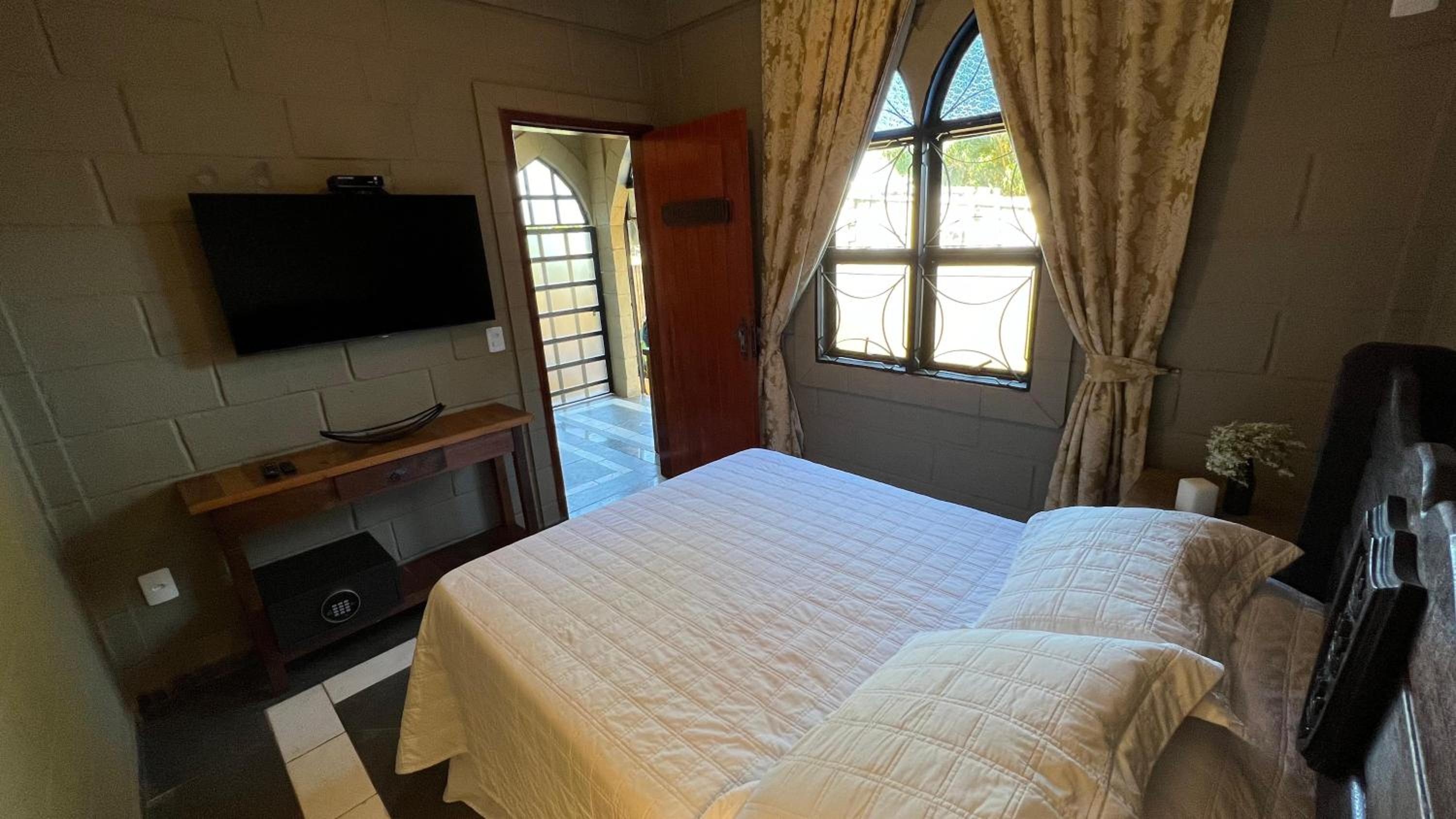 Deluxe Double Room with Balcony photo 2