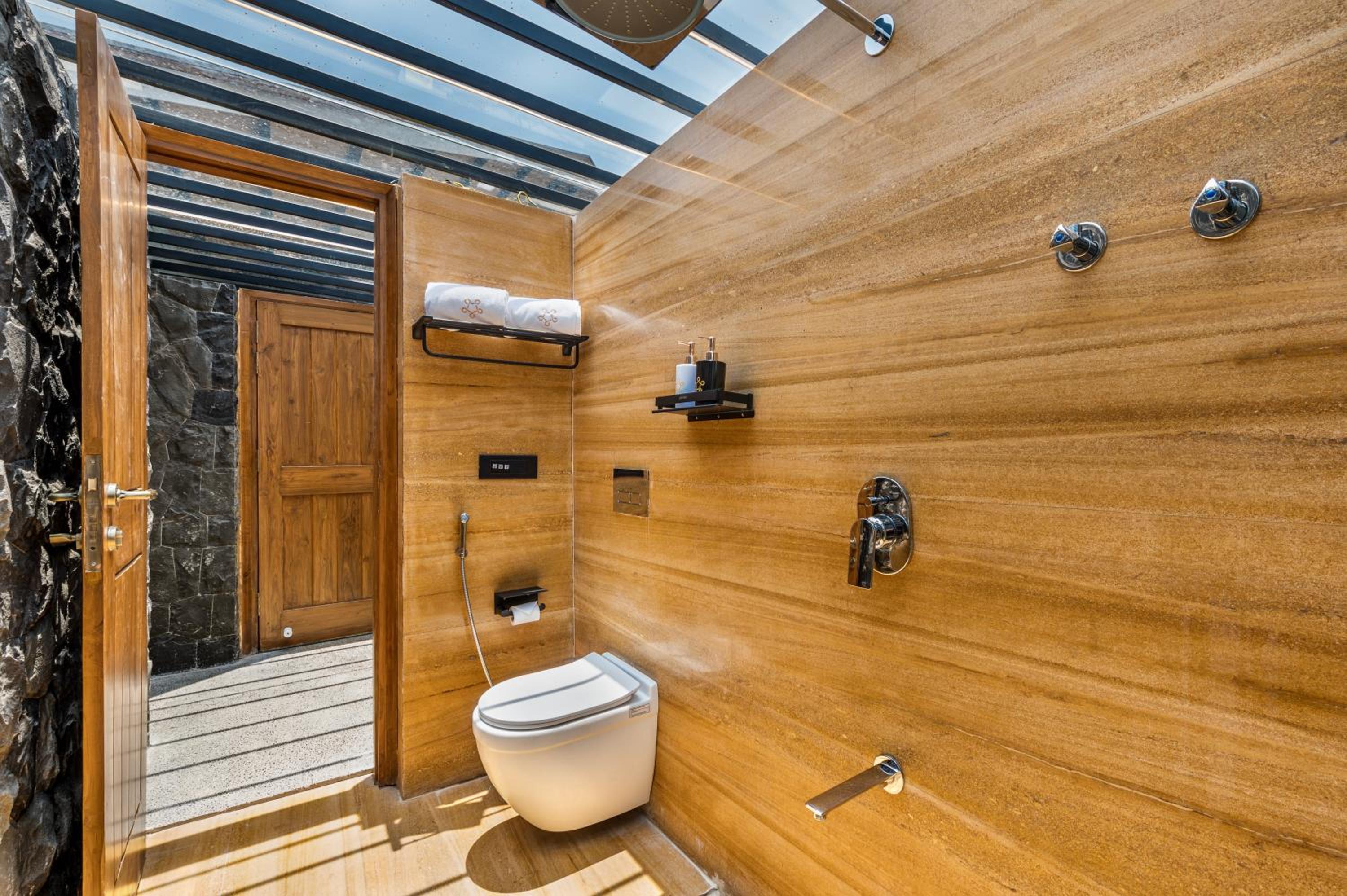 Villa photo 3