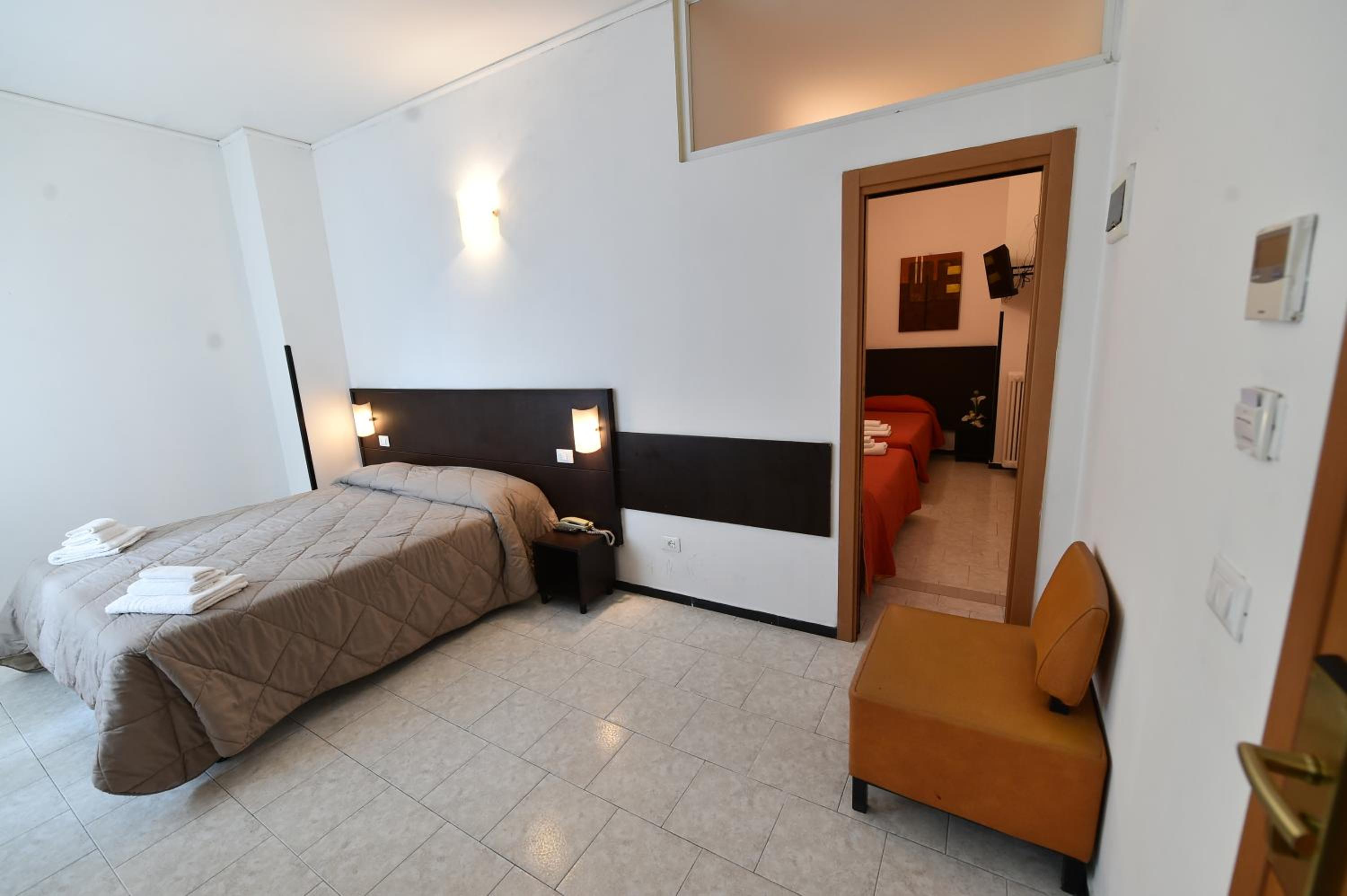 Quadruple Room - Photo 1