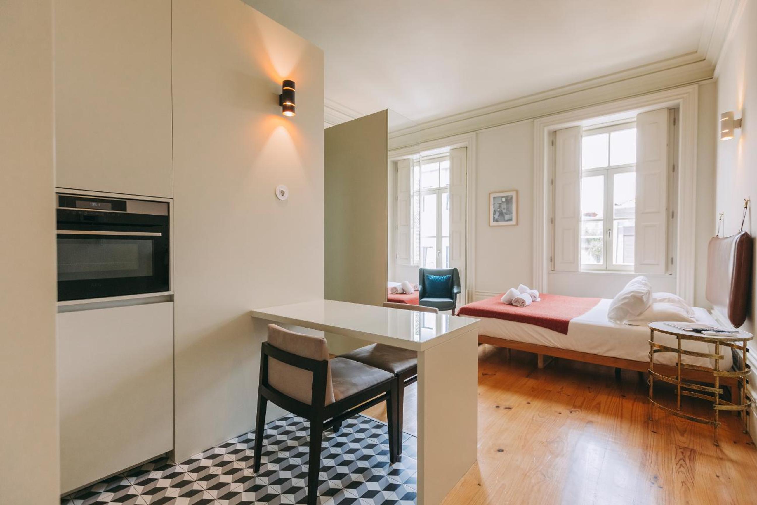 Studio Apartment thumbnail 5