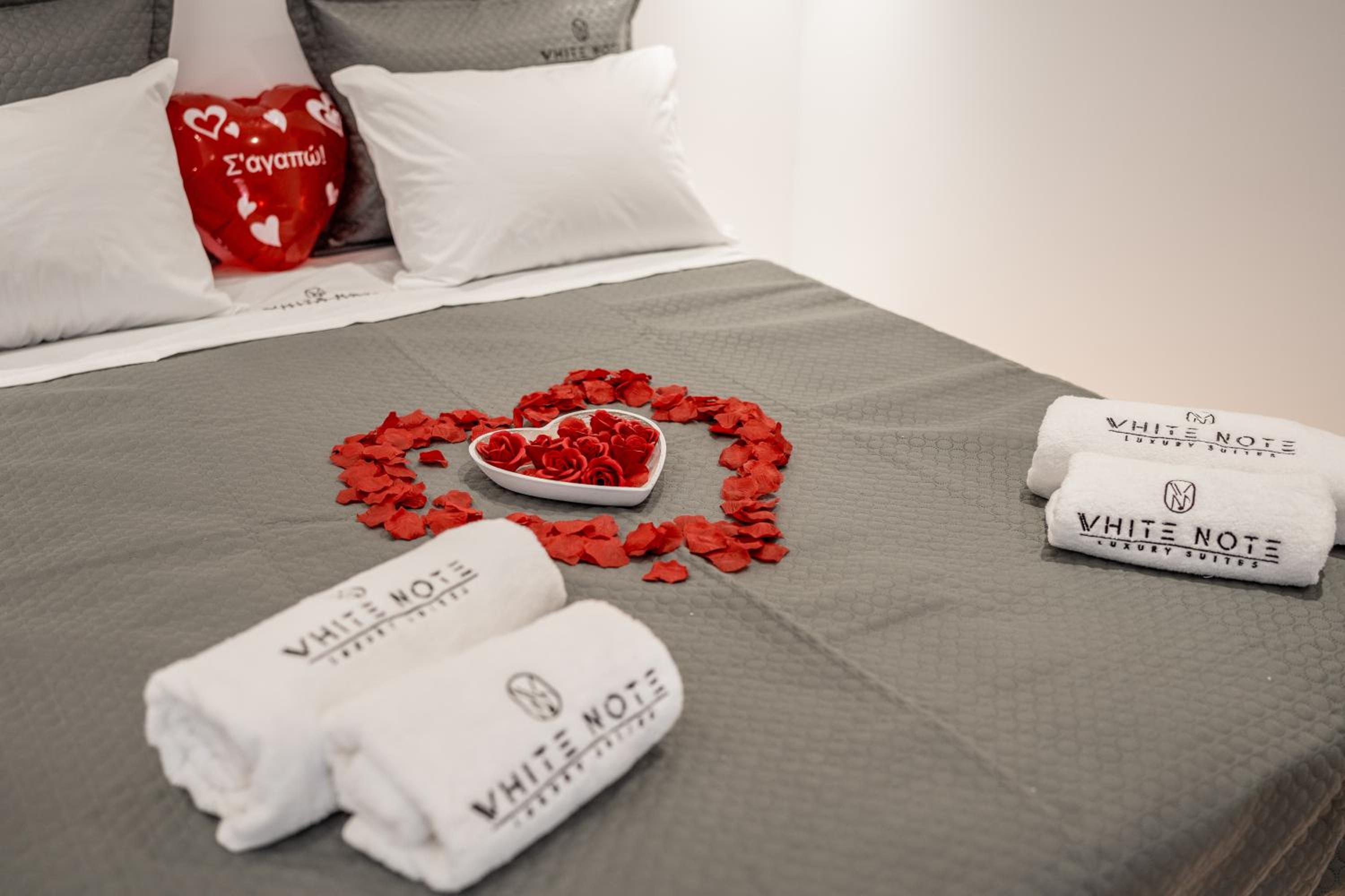 Deluxe Double Room with Extra Bed photo 2