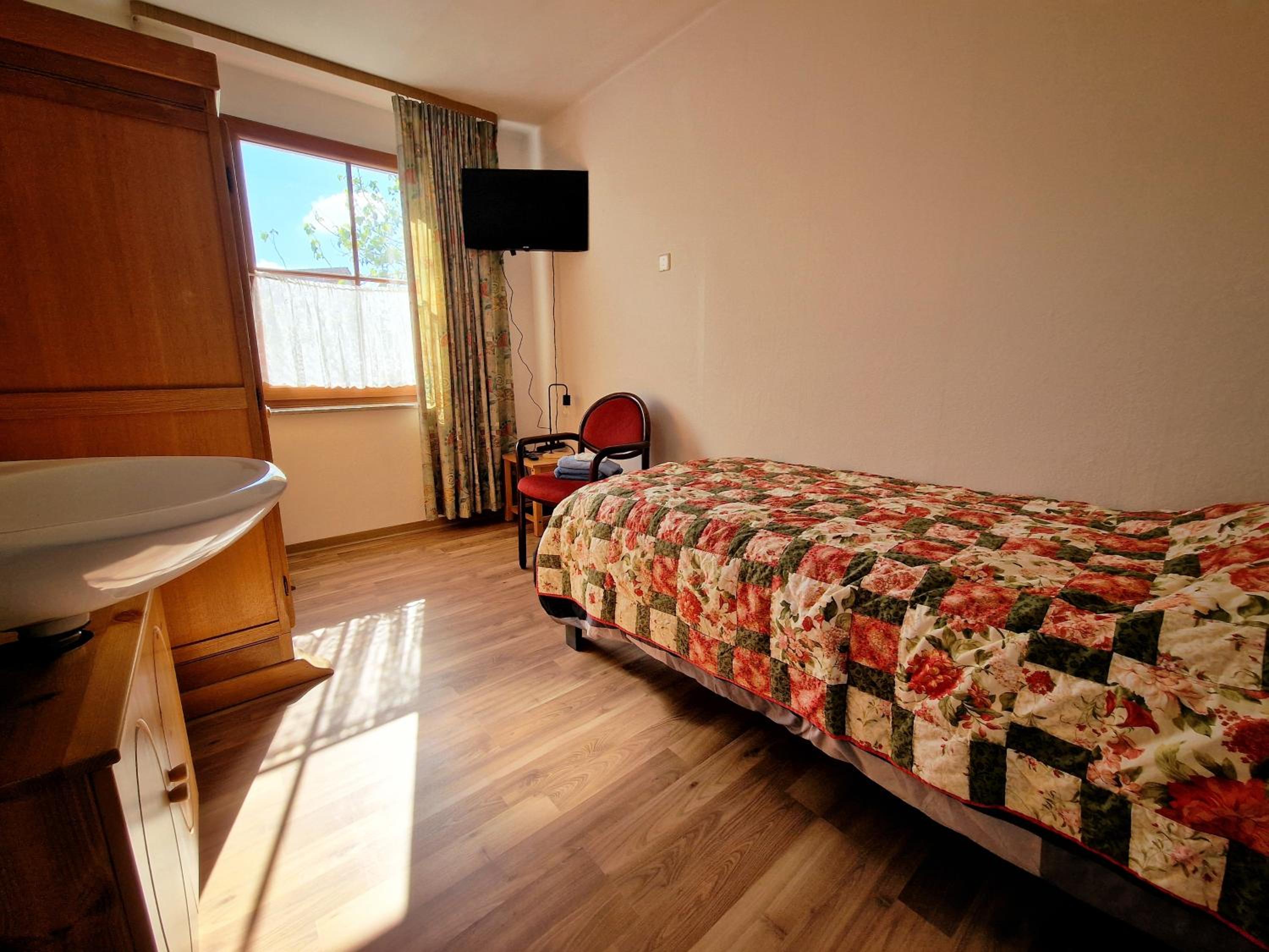 Single Room photo 2