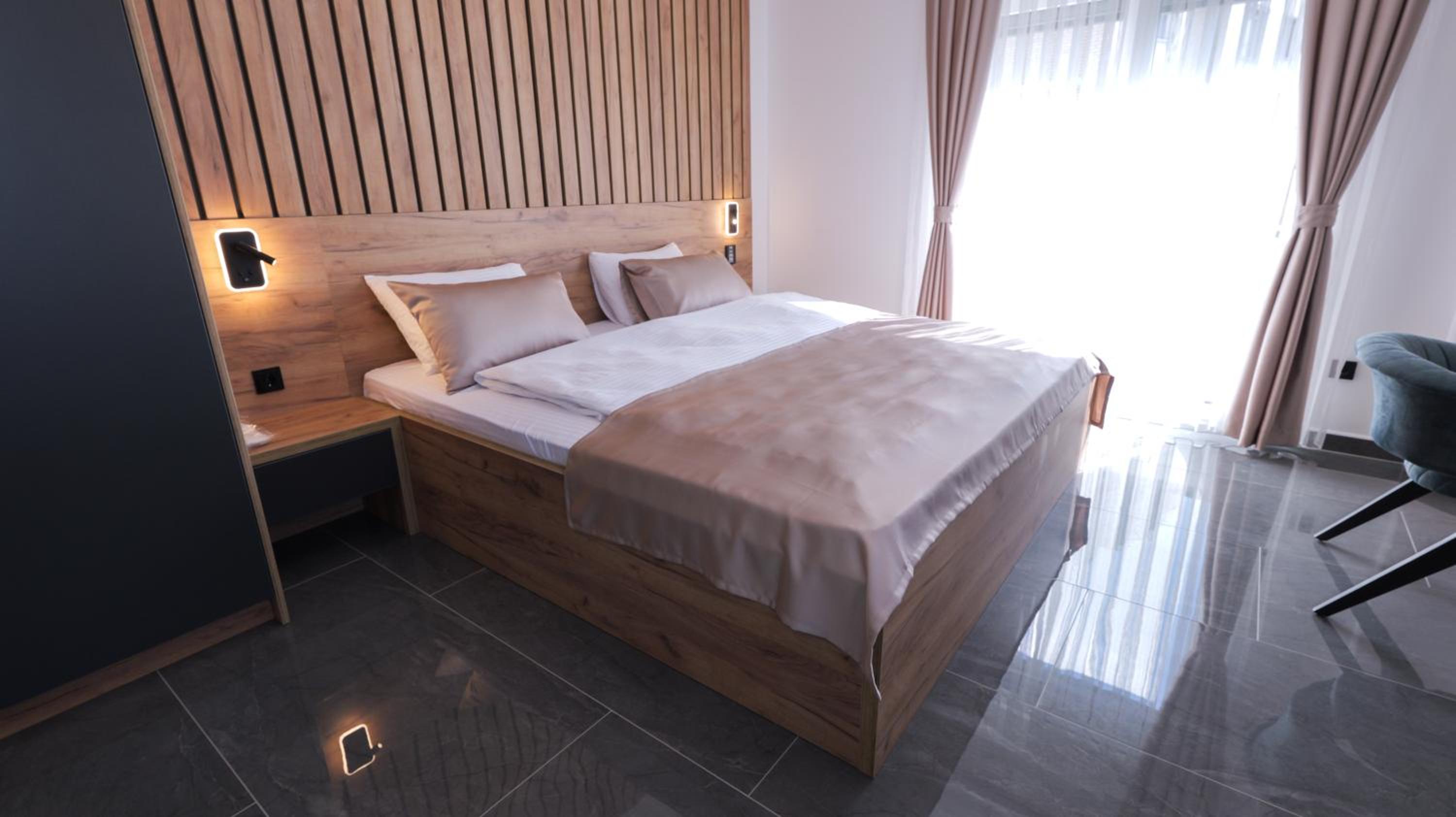 Deluxe Twin Room photo 1