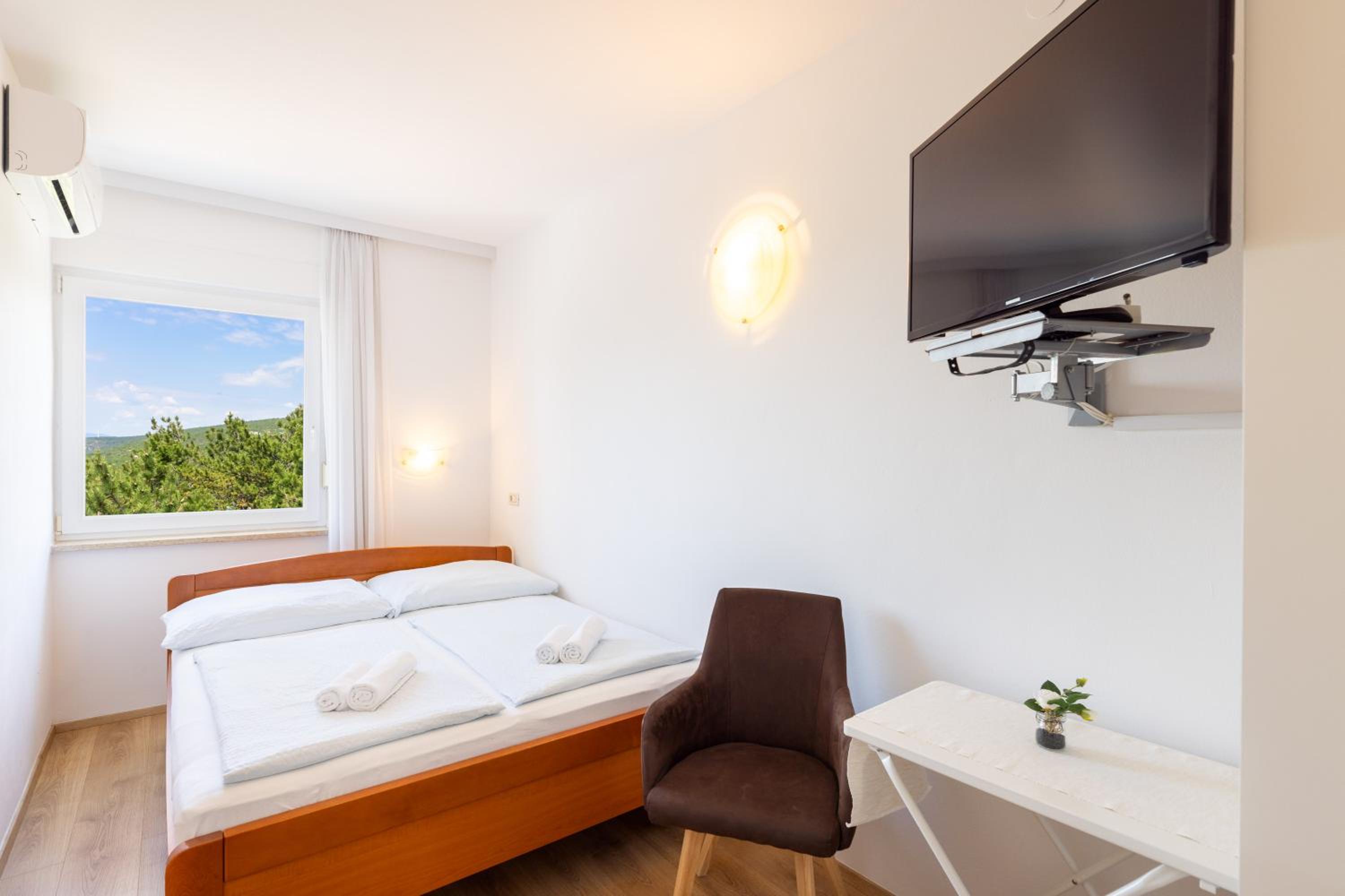 Double Room - Photo 1