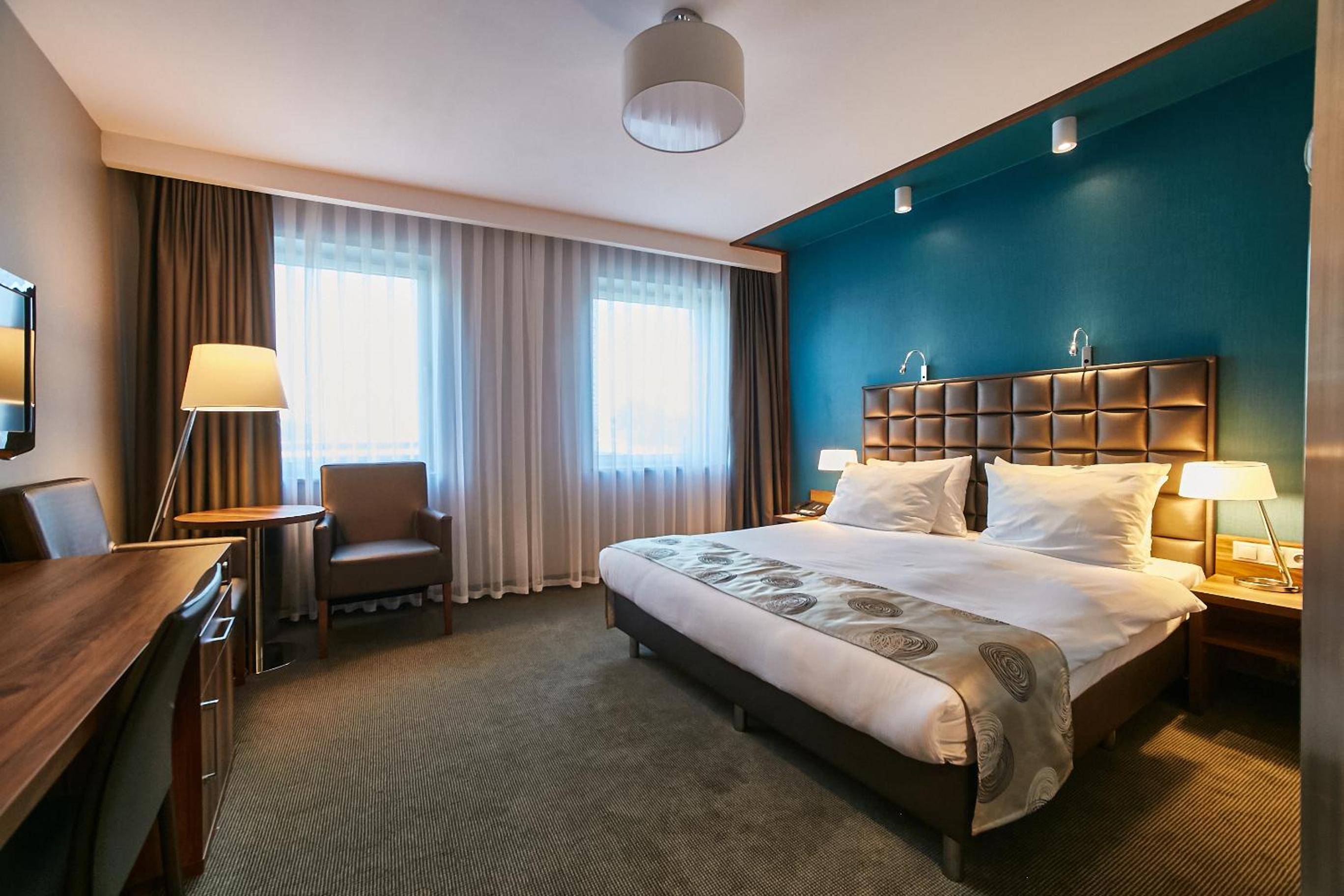 Standard King Room photo 2