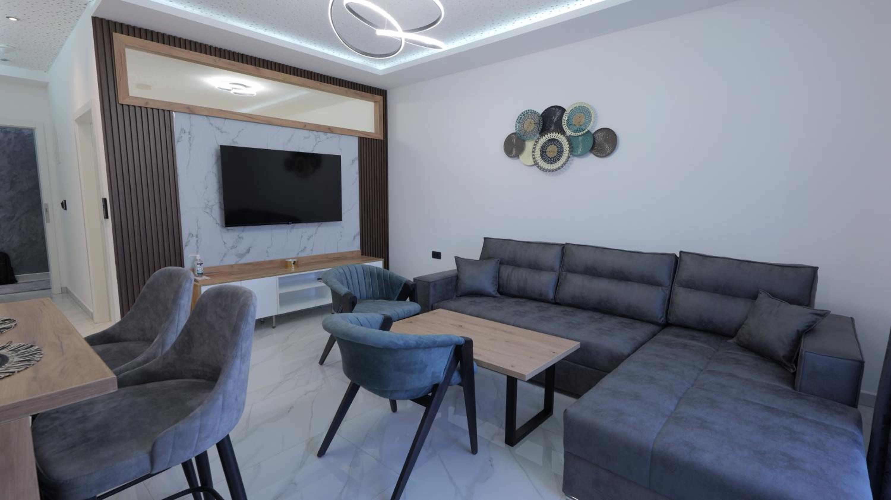 Apartment photo 2