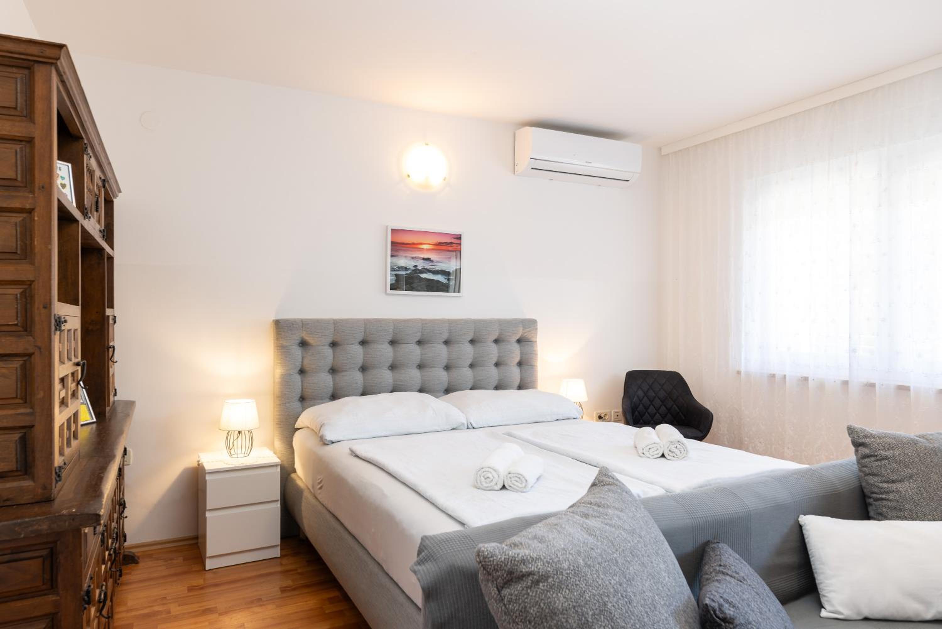 Apartment with Terrace - Photo 1