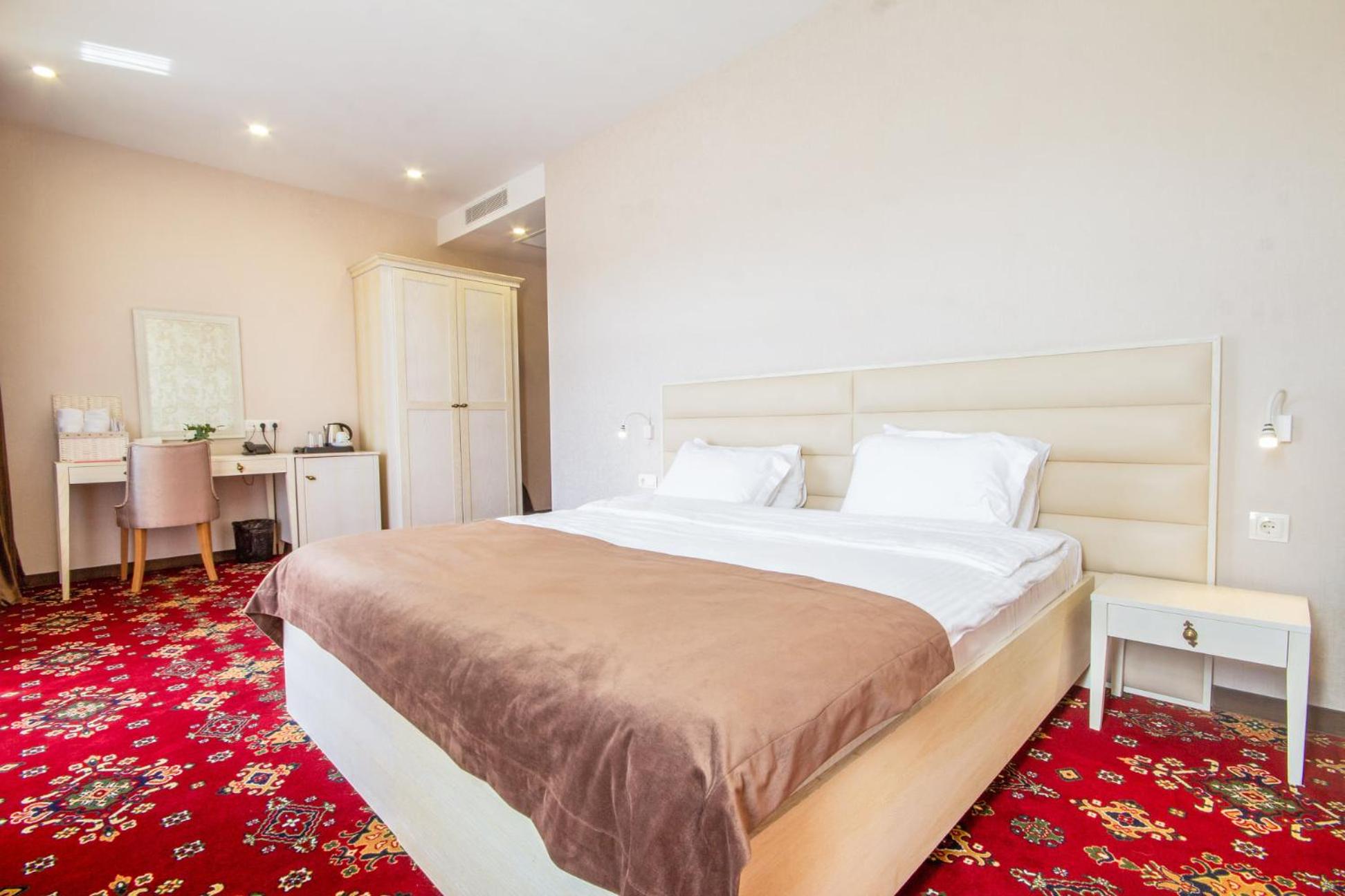 Superior Double Or Twin Room With Terrace - Photo 2