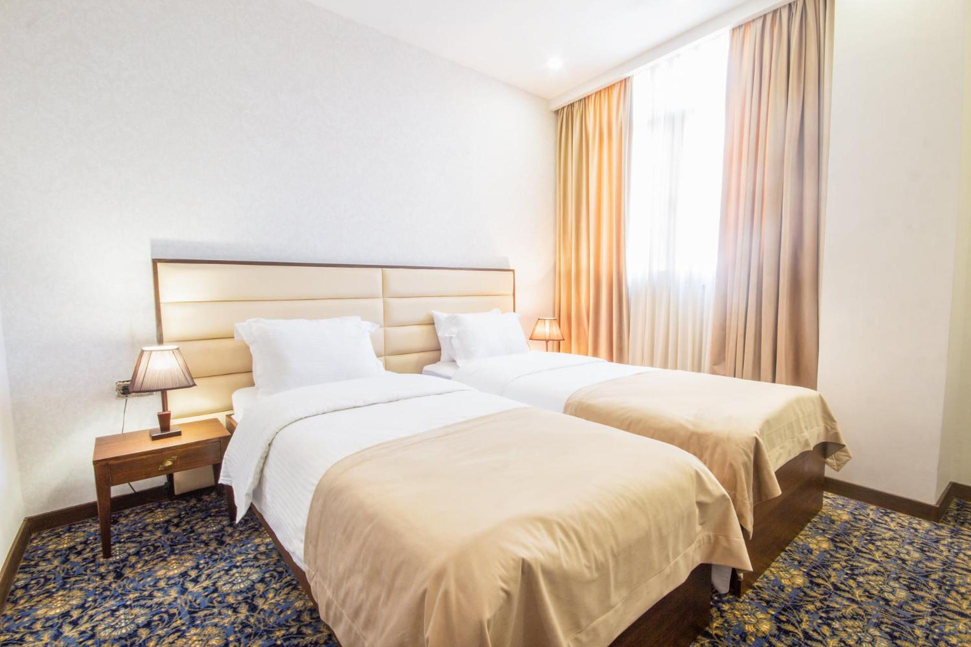 Double Or Twin Room - Photo 2