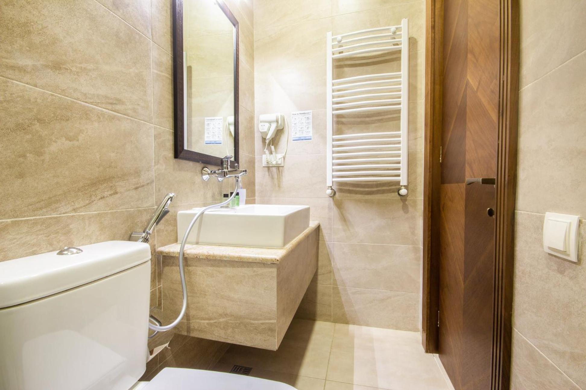 Double Or Twin Room - Photo 4