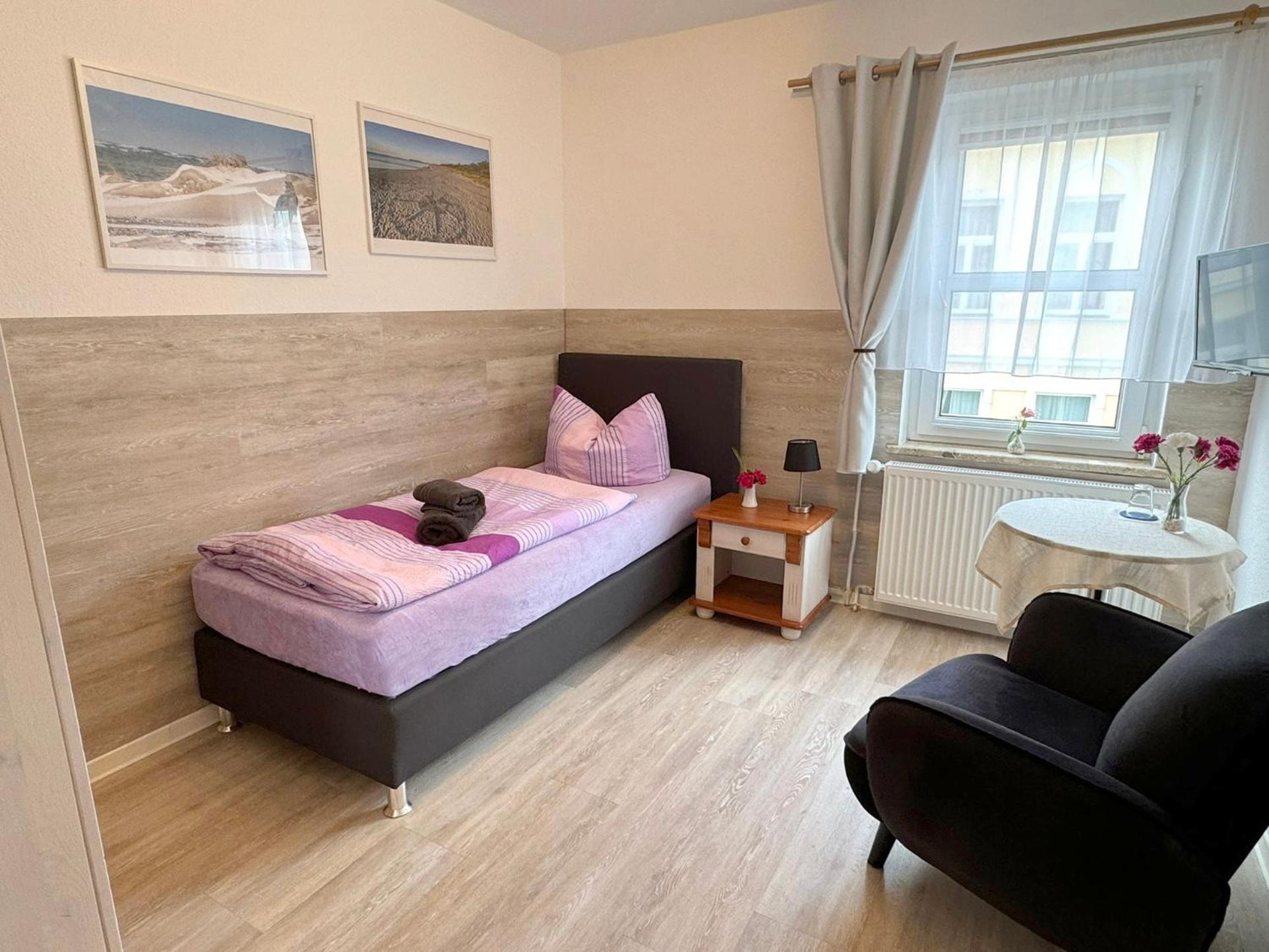 Single Room photo 2