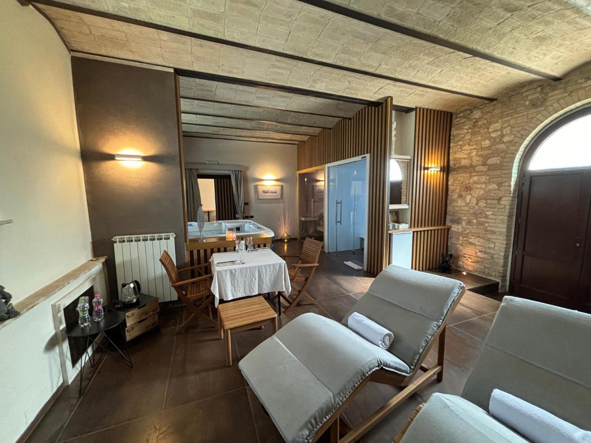 Junior Suite with Spa Access photo 1