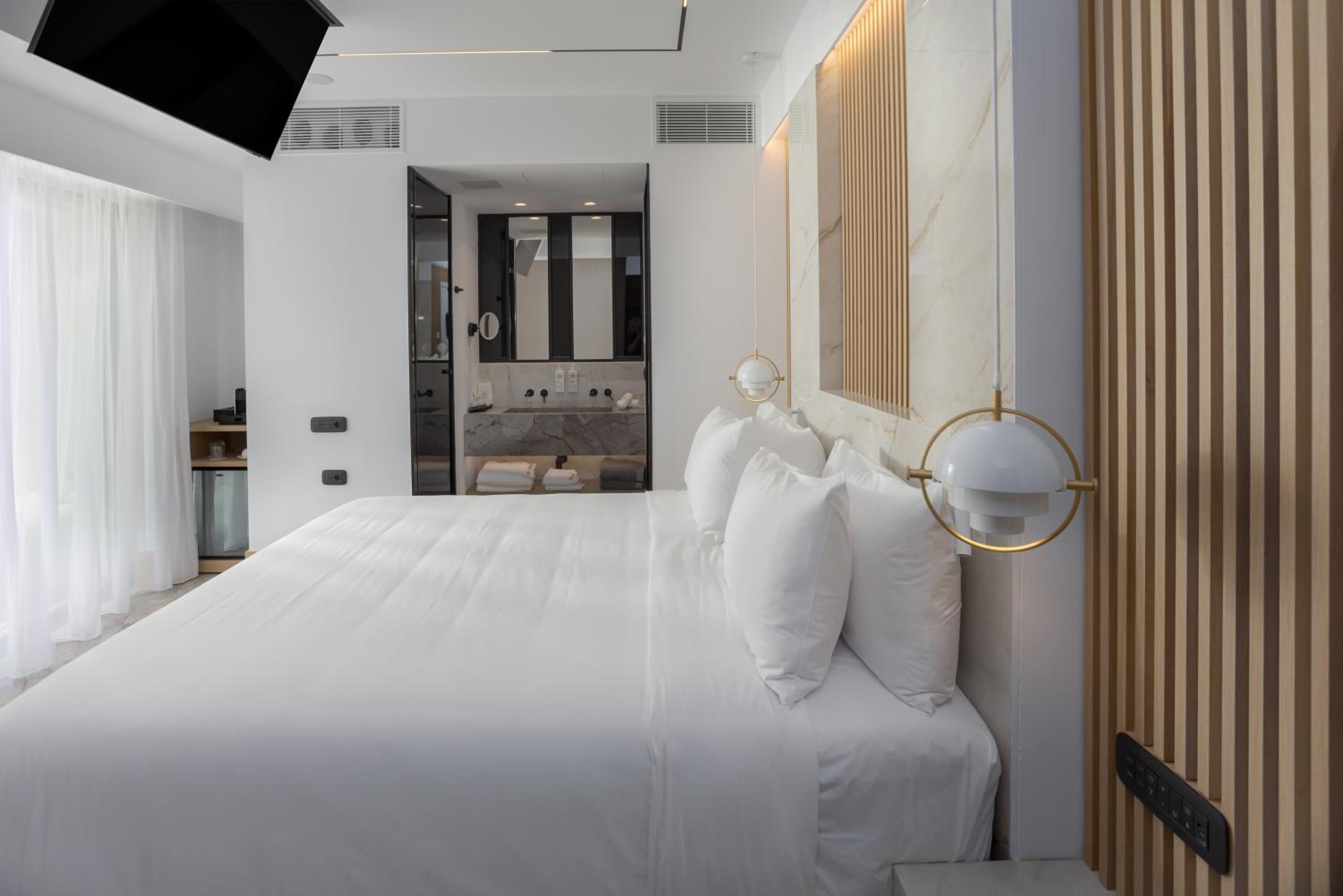 Junior Suite with Private Pool - Photo 1