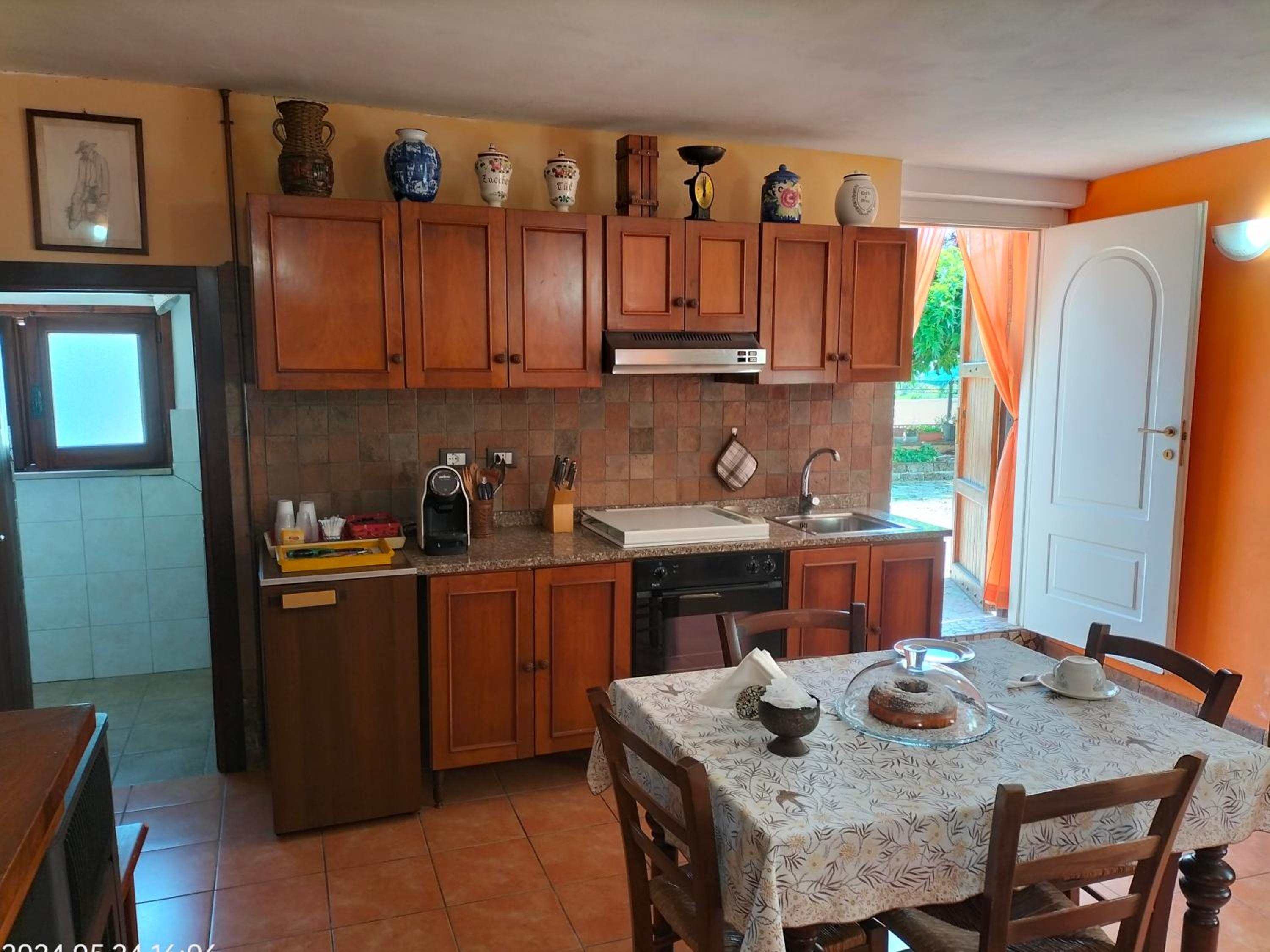 Standard Triple Room - Photo 15