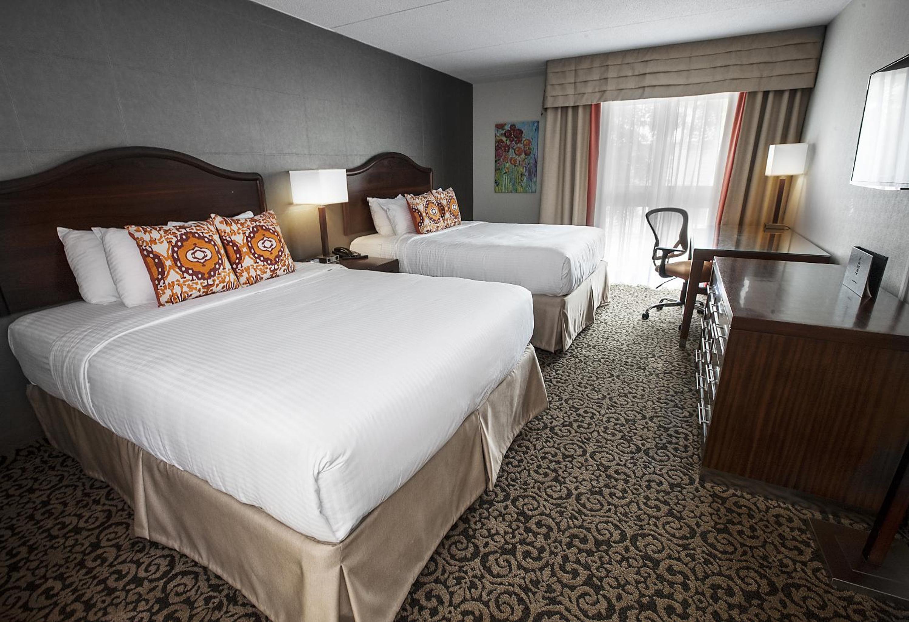 Queen Room with Two Queen Beds and Courtyard View - Photo 6