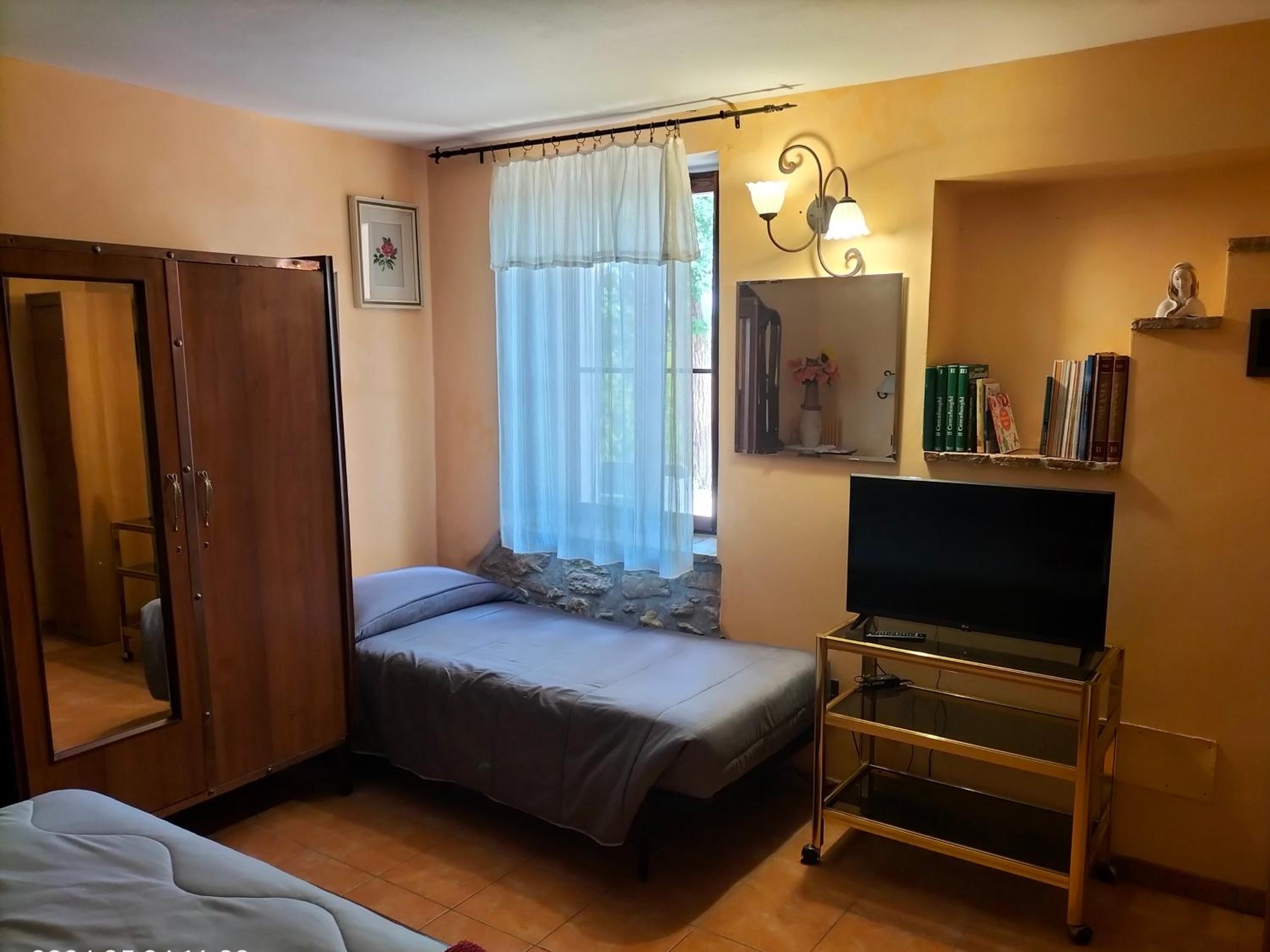 Standard Triple Room - Photo 7