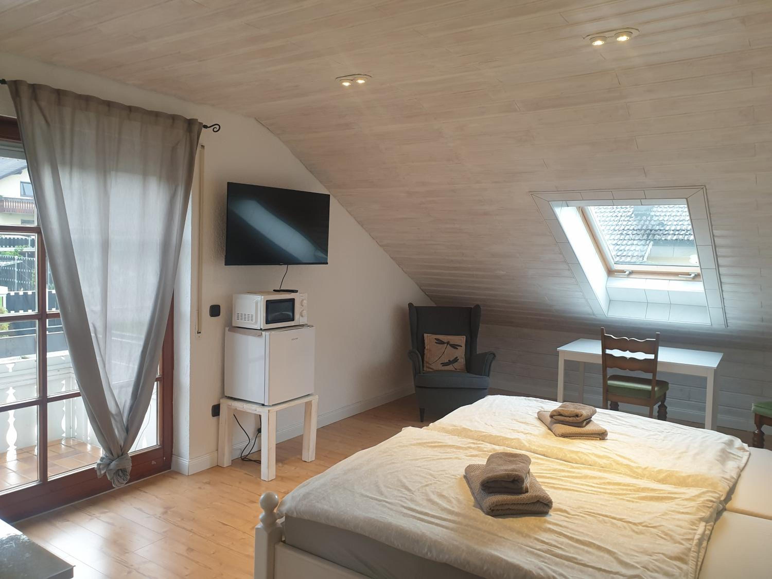 Deluxe Double or Twin Room - Photo 3