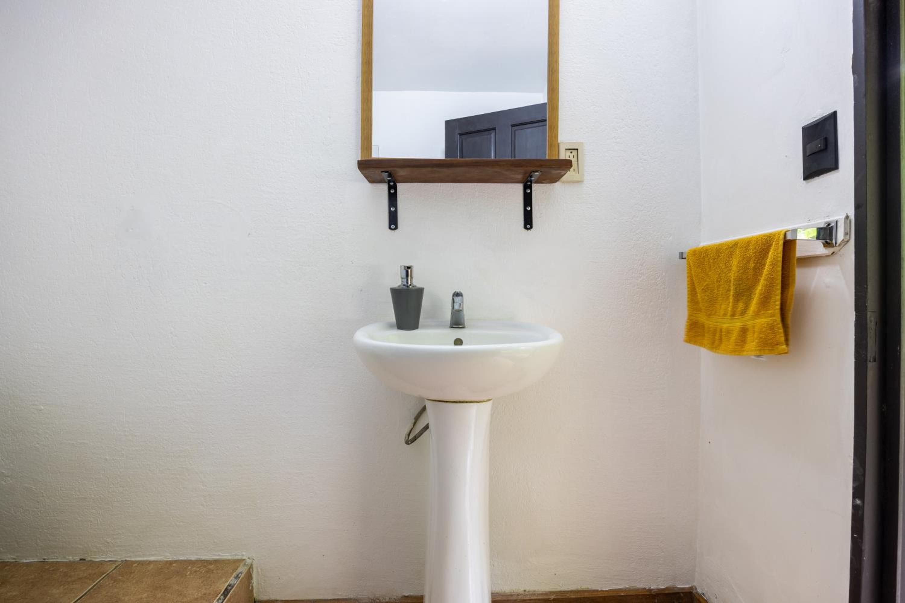 Standard Double Room with Shared Bathroom photo 1