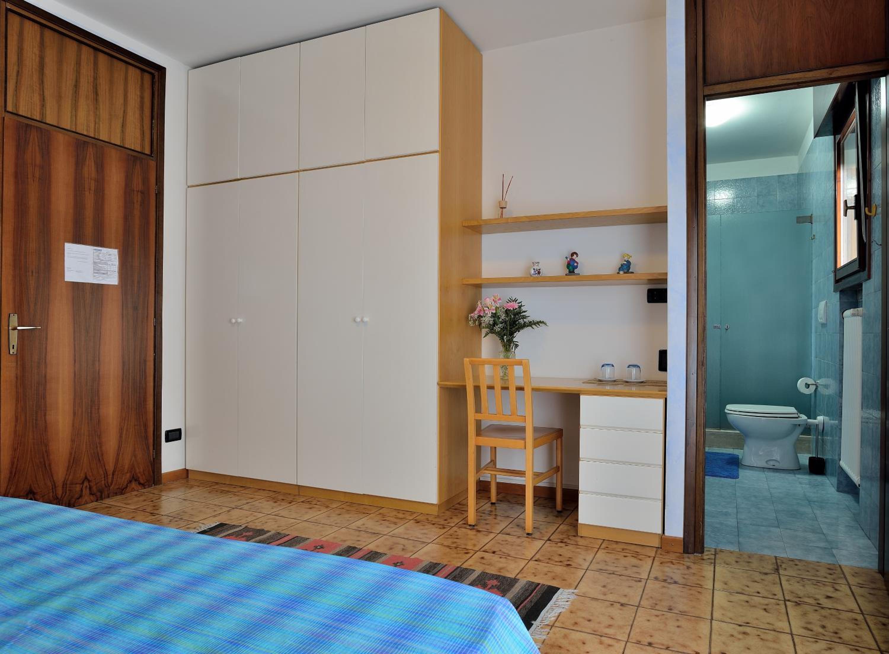 Double or Twin Room with Balcony - Photo 5