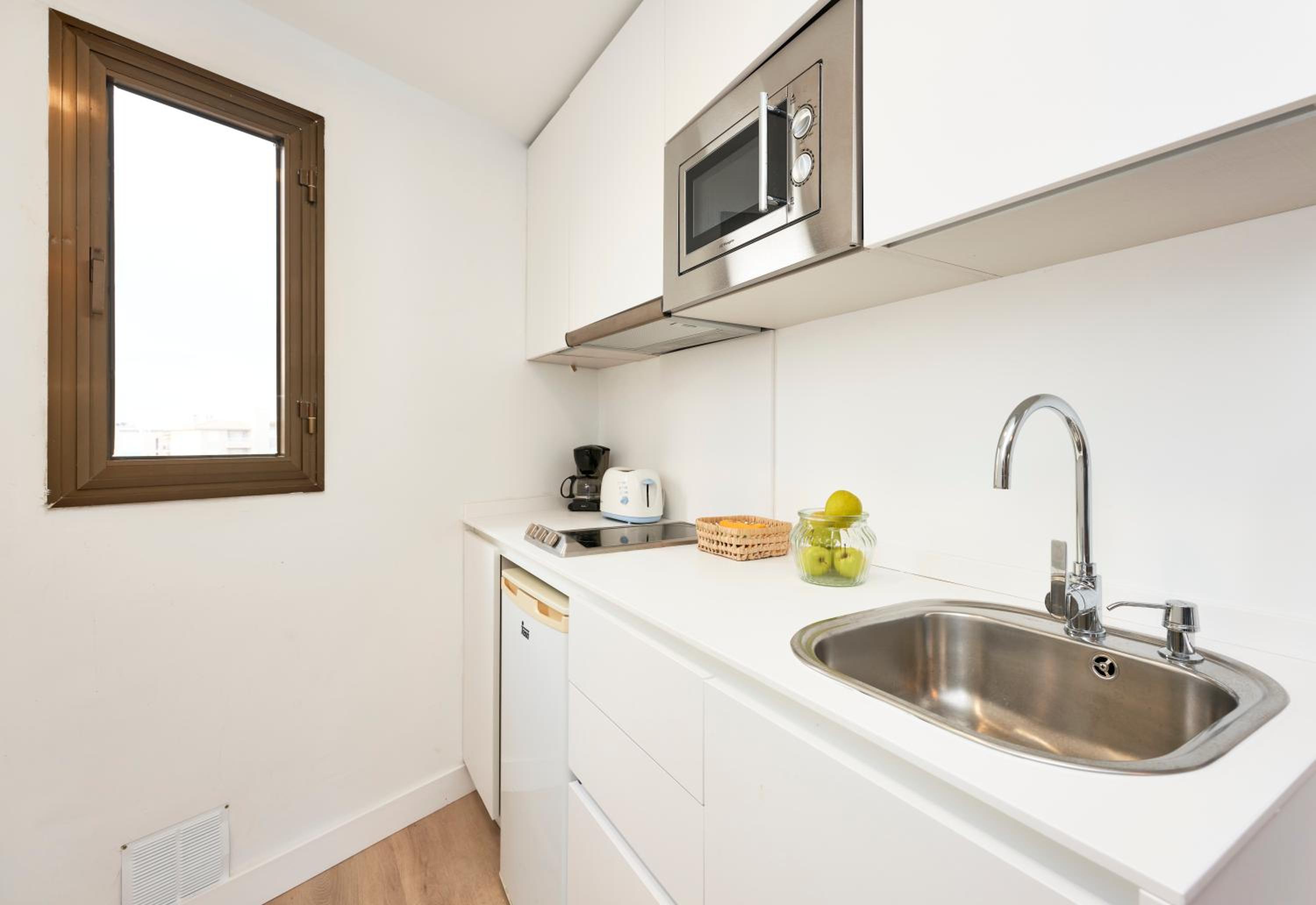 One-Bedroom Apartment with Balcony thumbnail 6