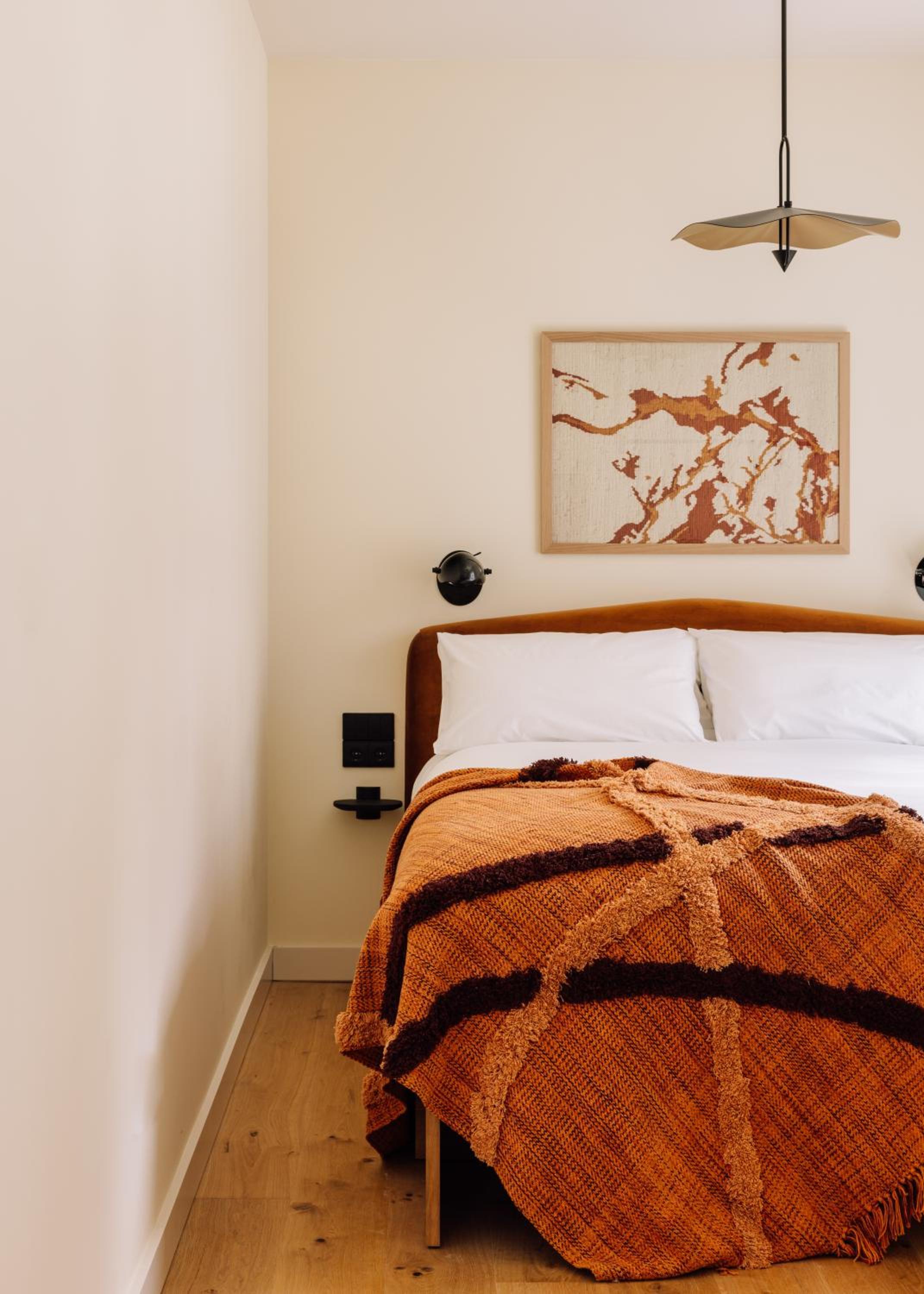 One Bedroom Apartment - Photo 3
