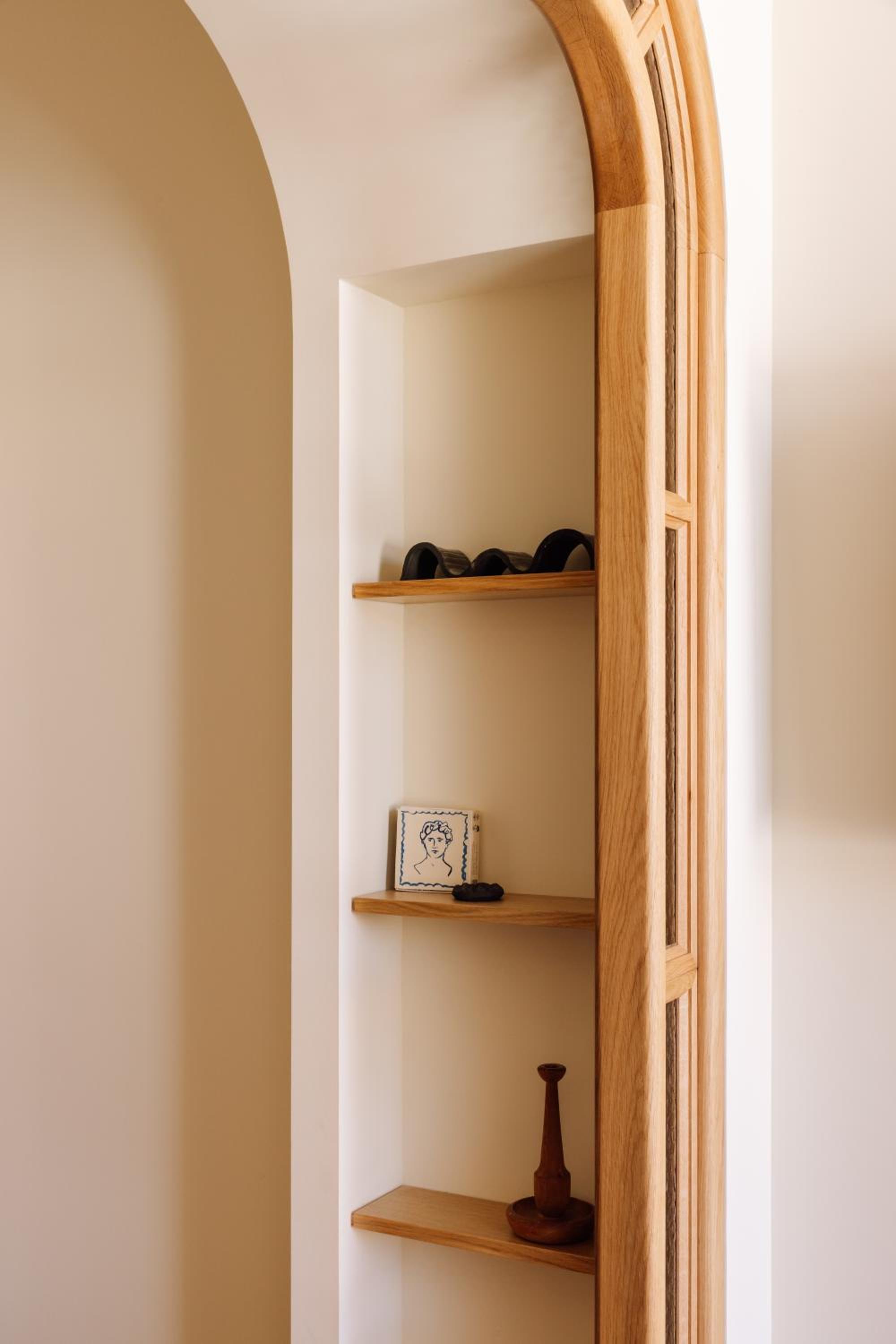 Locke Studio with Balcony - Photo 3