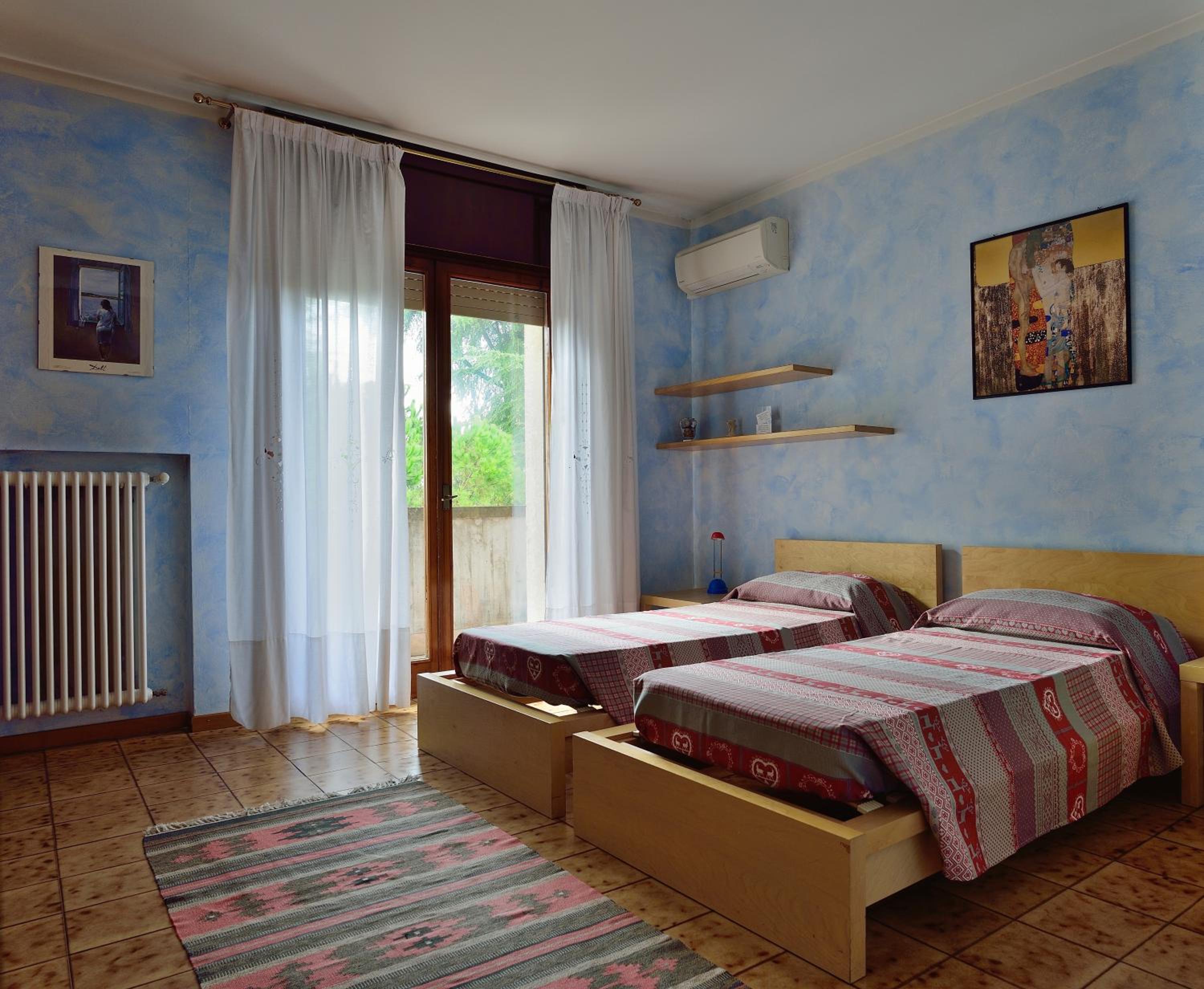 Double or Twin Room with Balcony - Photo 4