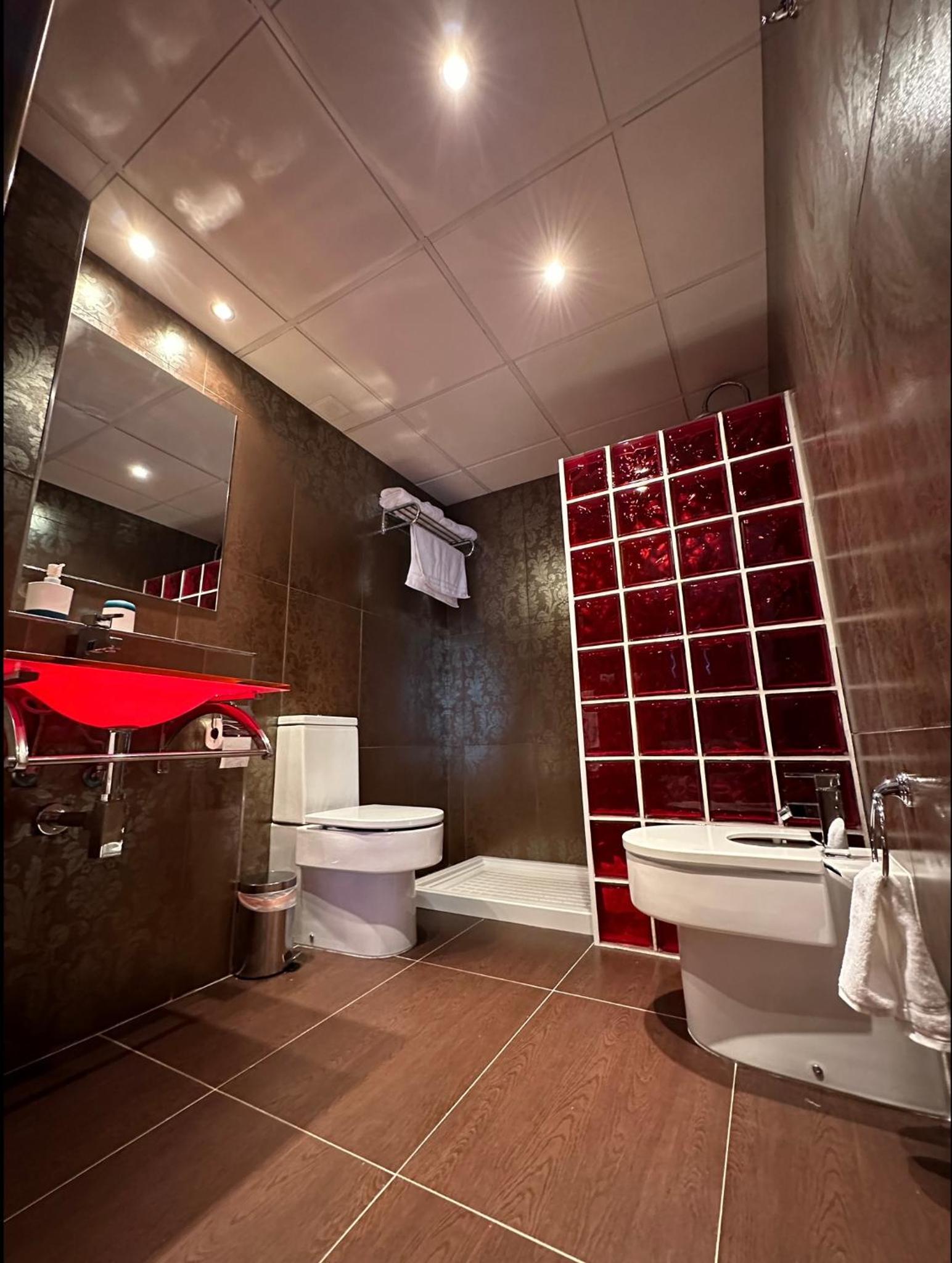 Double Room with Private Bathroom photo 3