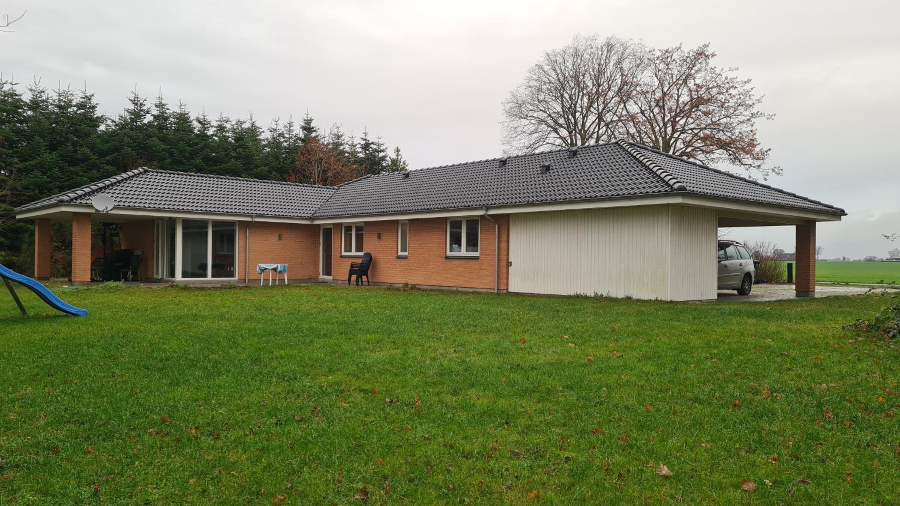 Villa photo 2