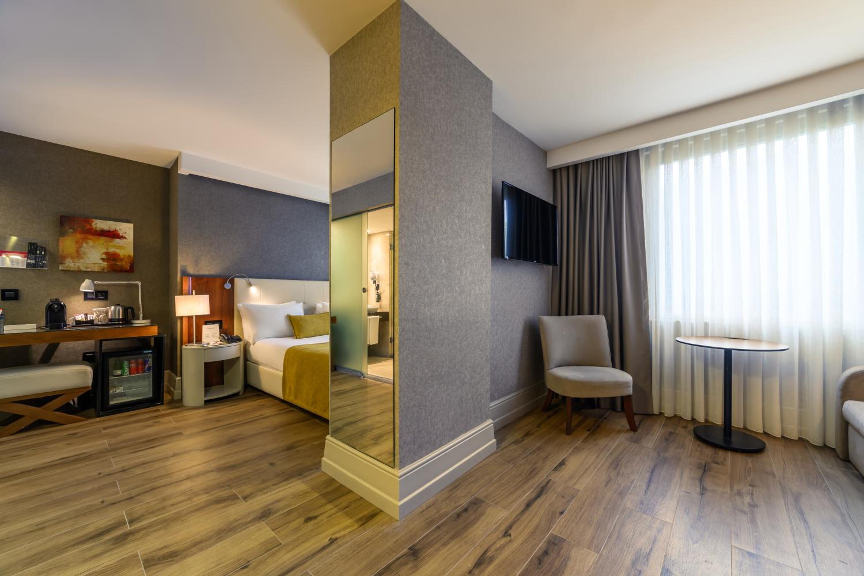 Deluxe Double Room photo 2