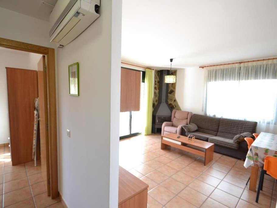 Three-Bedroom House photo 3