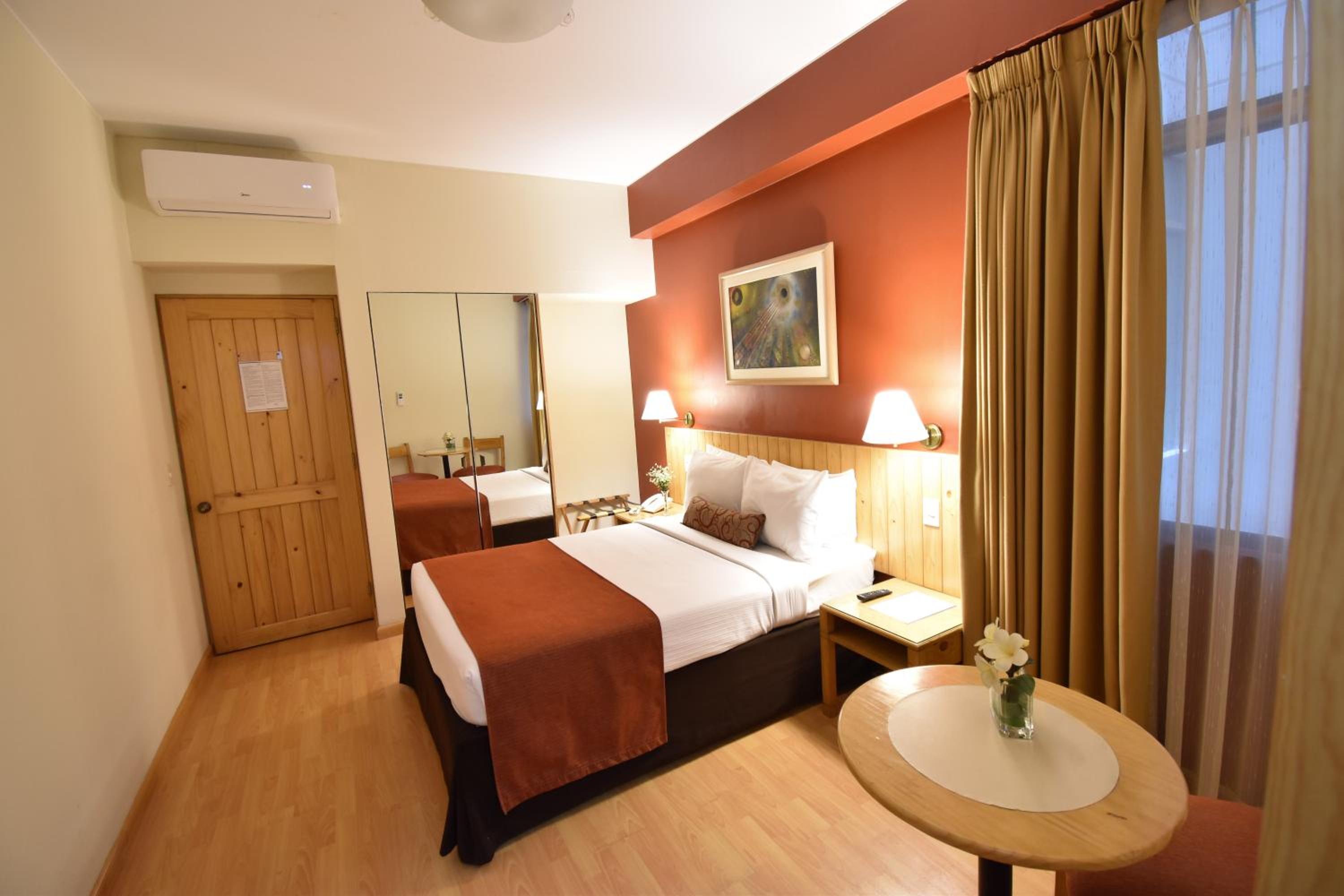 Standard Room photo 2
